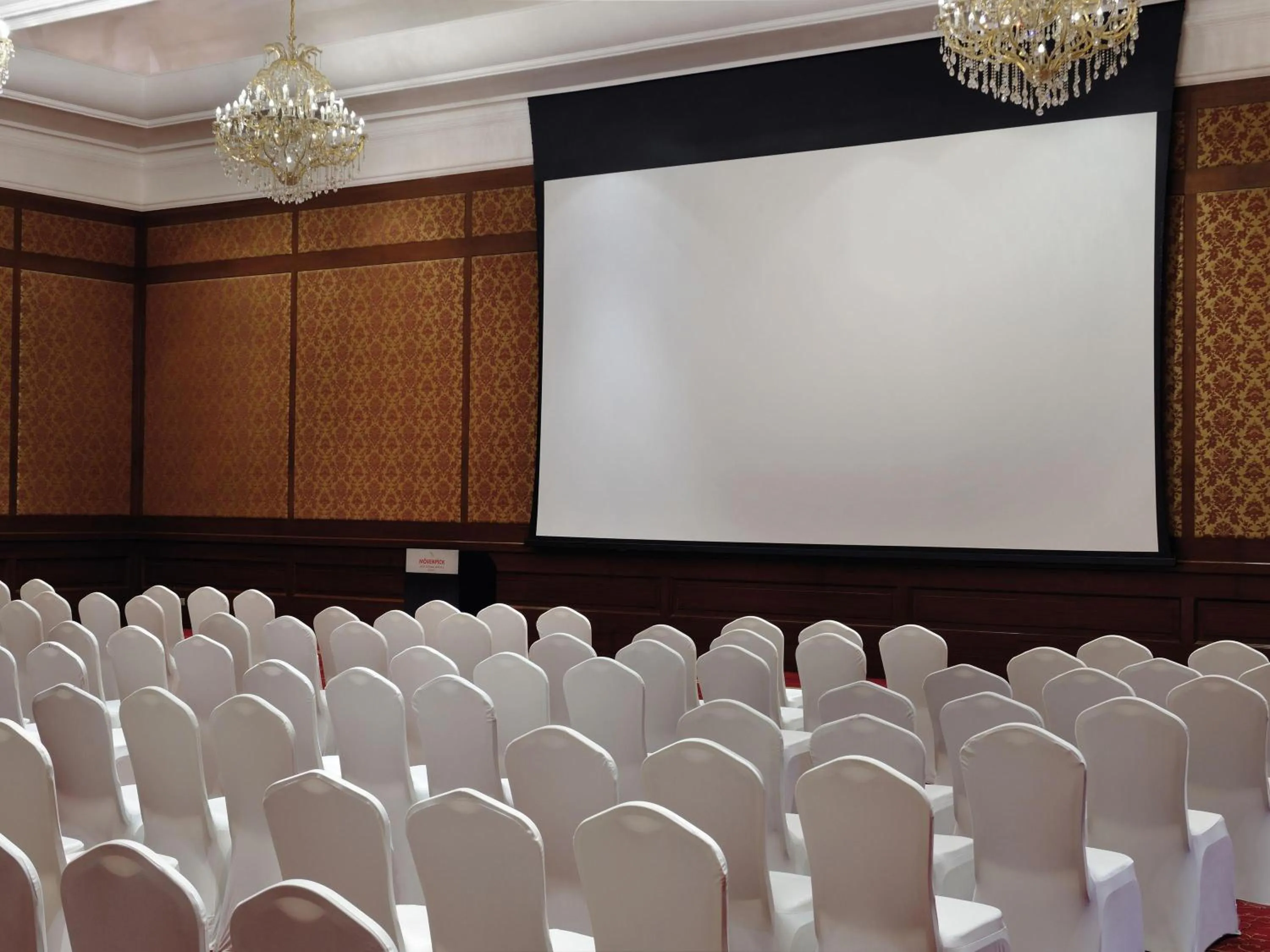 Meeting/conference room in Mövenpick Hotel & Resort Al Bida'a