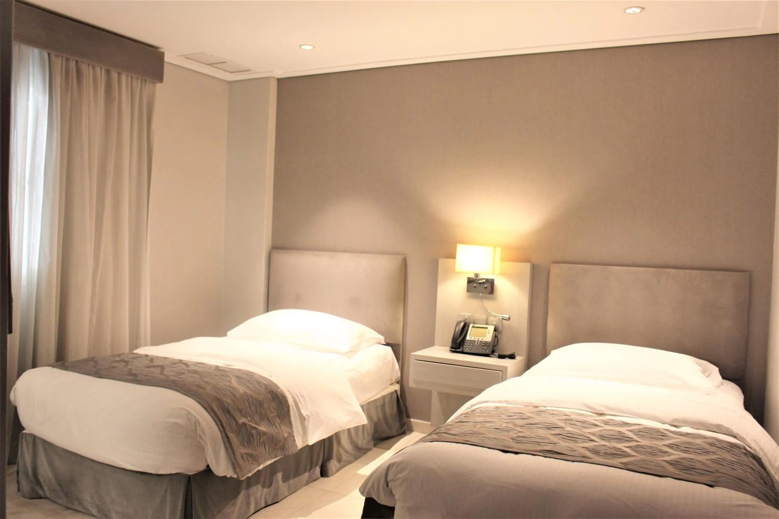 Bedroom, Bed in Mövenpick Hotel & Resort Al Bida'a