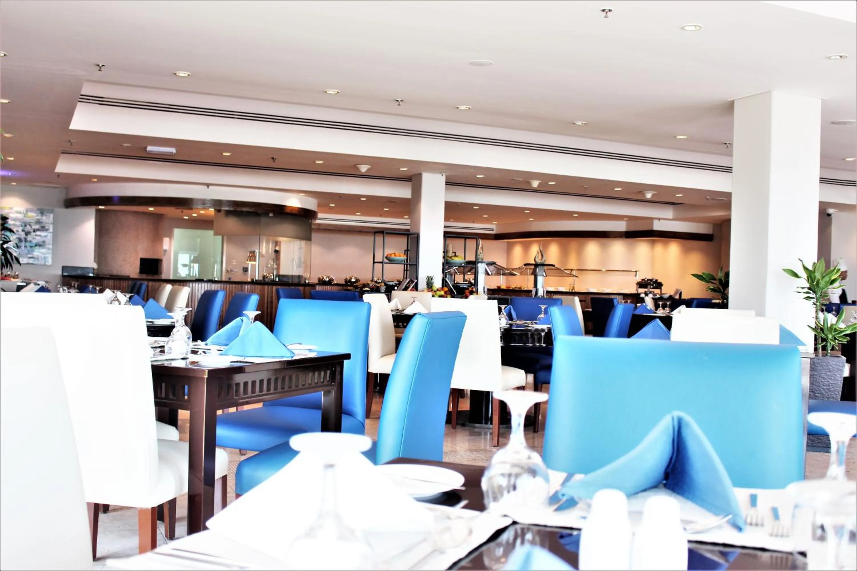 Restaurant/places to eat in Mövenpick Hotel & Resort Al Bida'a