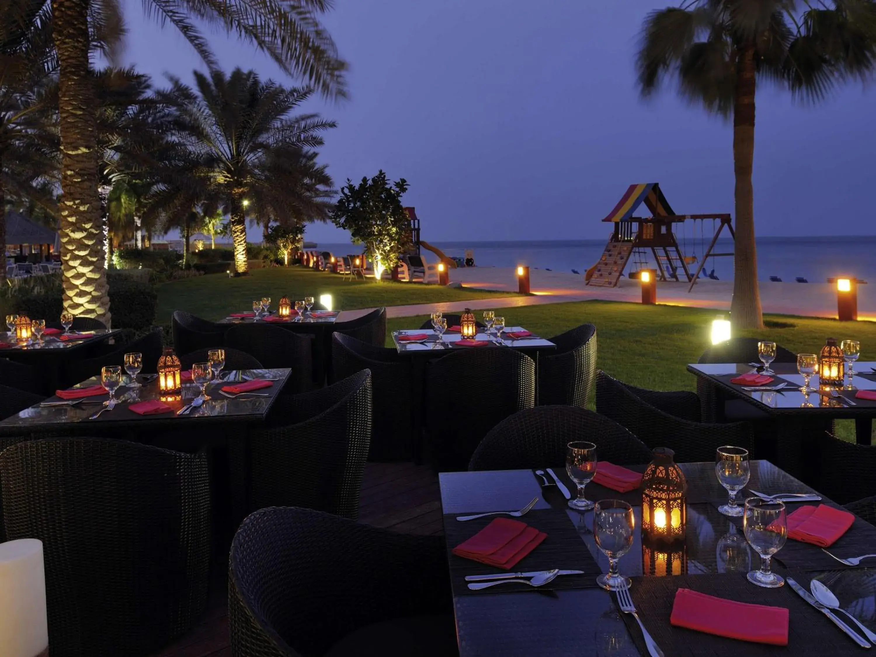 Restaurant/places to eat in Mövenpick Hotel & Resort Al Bida'a Restaurant/places to eat in Mövenpick Hotel & Resort Al Bida'a