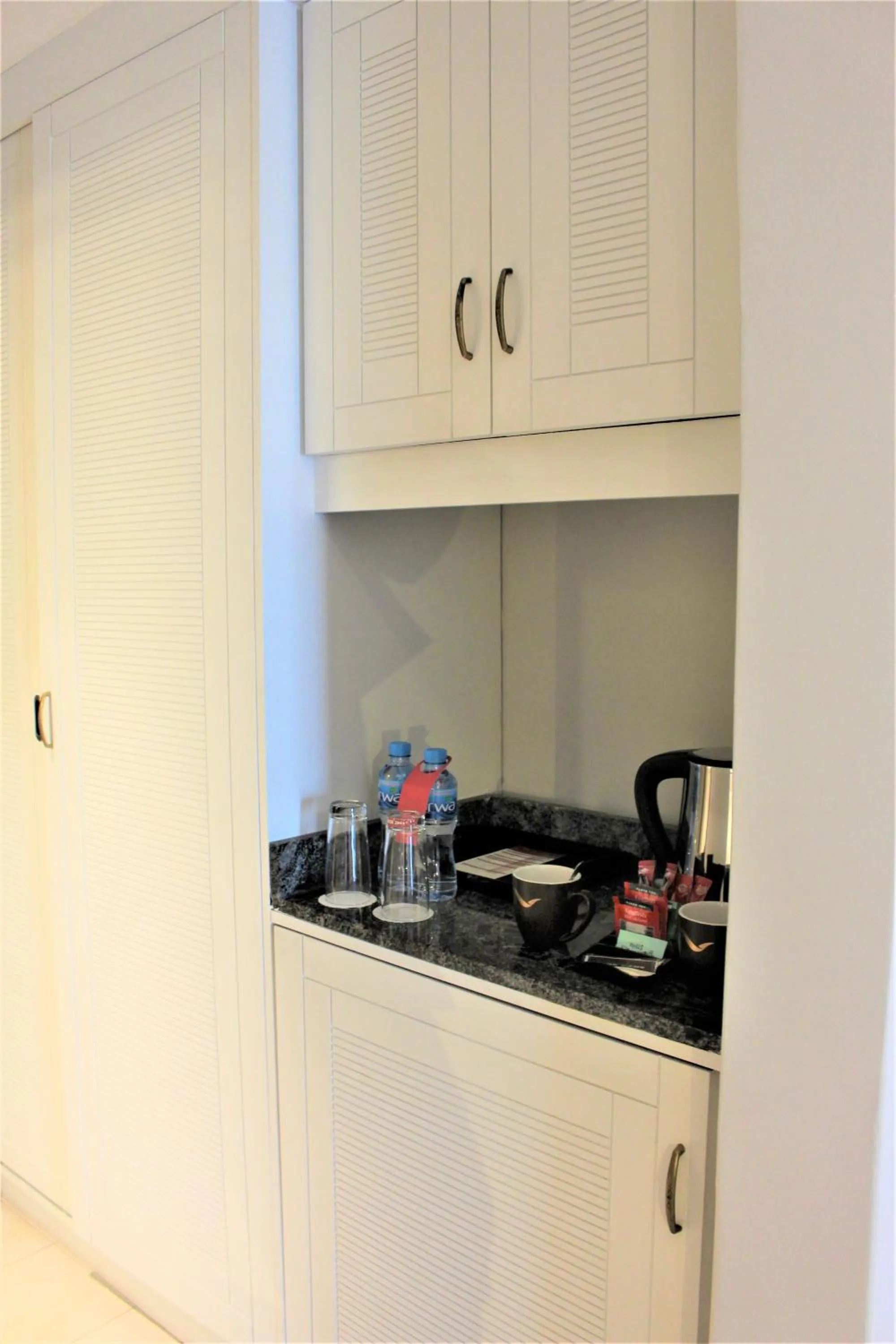 Coffee/tea facilities in Mövenpick Hotel & Resort Al Bida'a