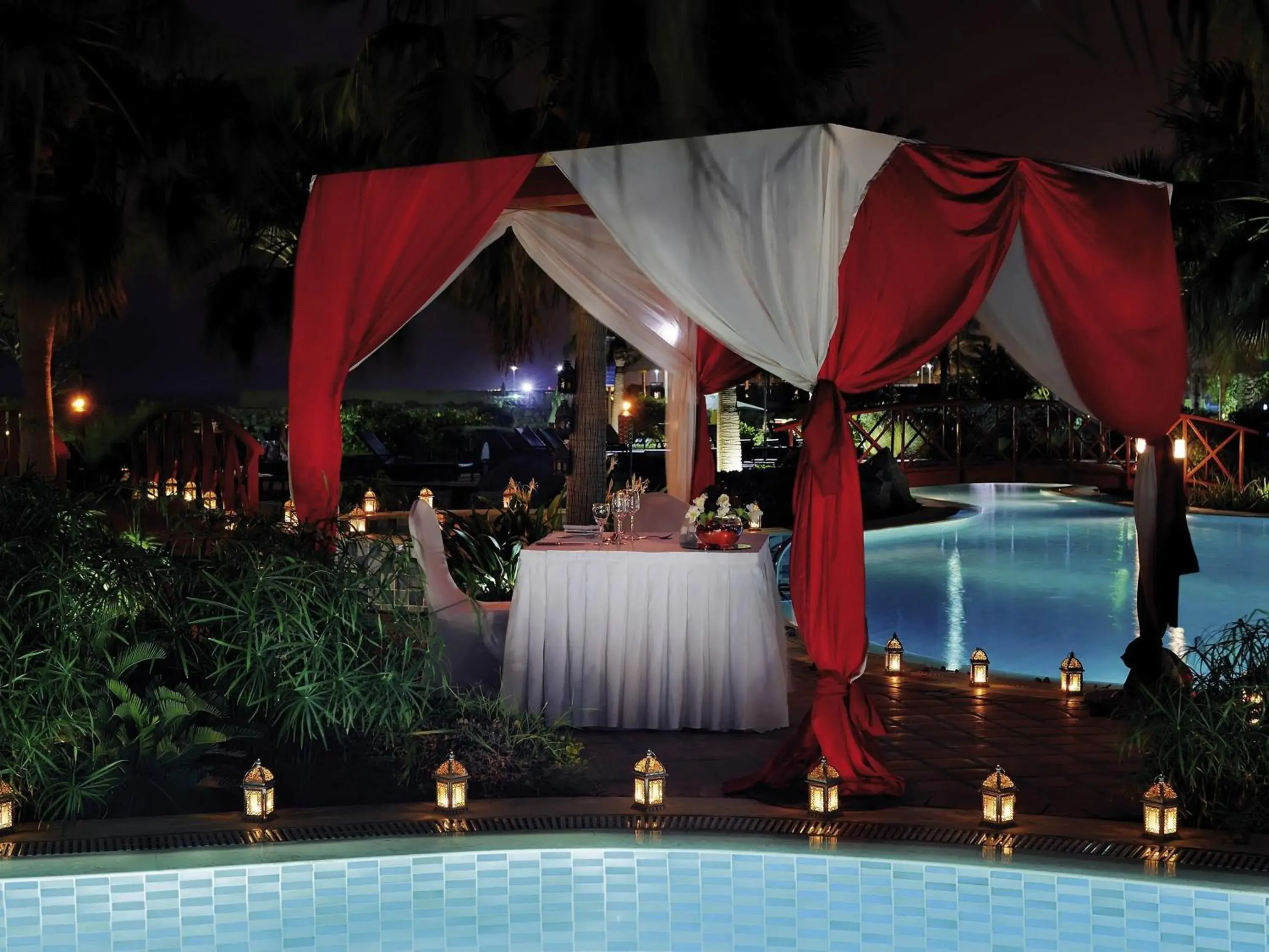 Restaurant/places to eat in Mövenpick Hotel & Resort Al Bida'a Restaurant/places to eat in Mövenpick Hotel & Resort Al Bida'a