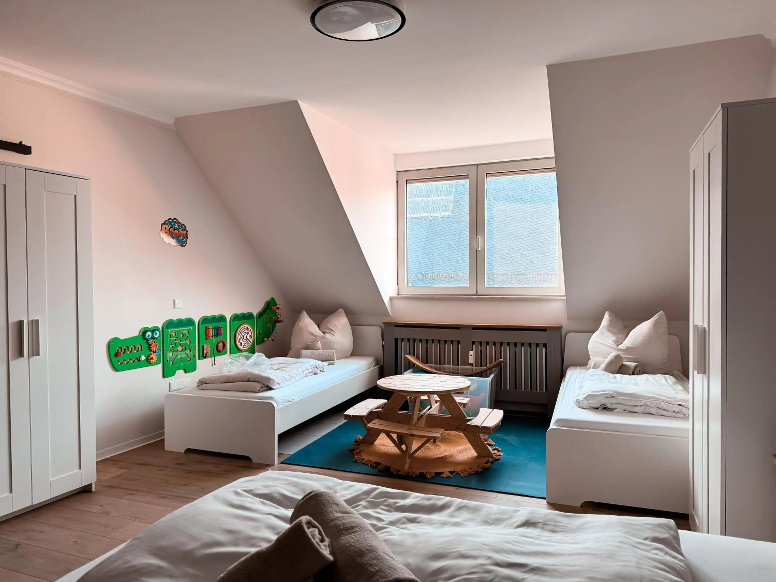 Living room, Bed in Luga Homes - Nikolaikirche