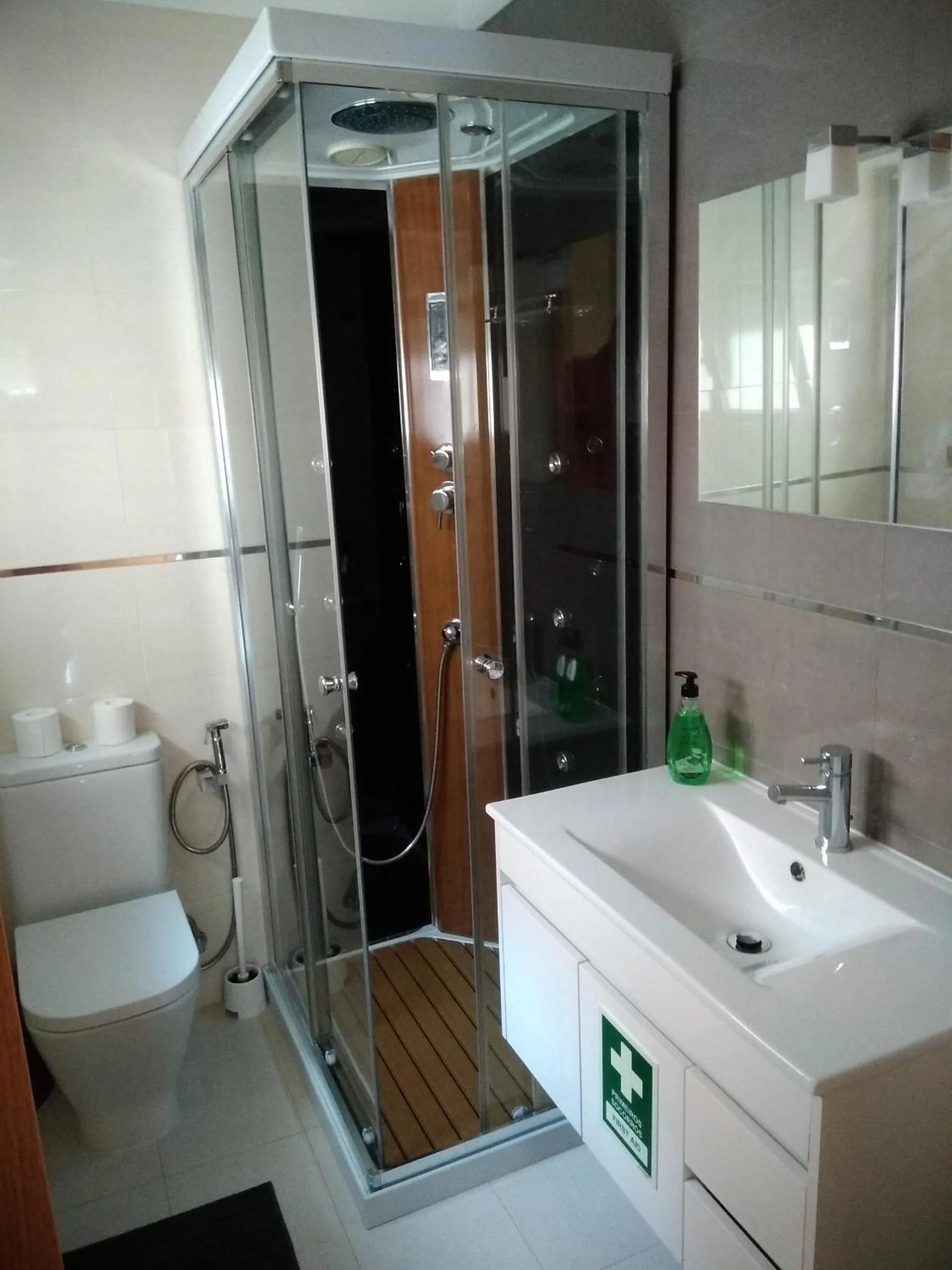 Bathroom in Oriente DNA Studios V