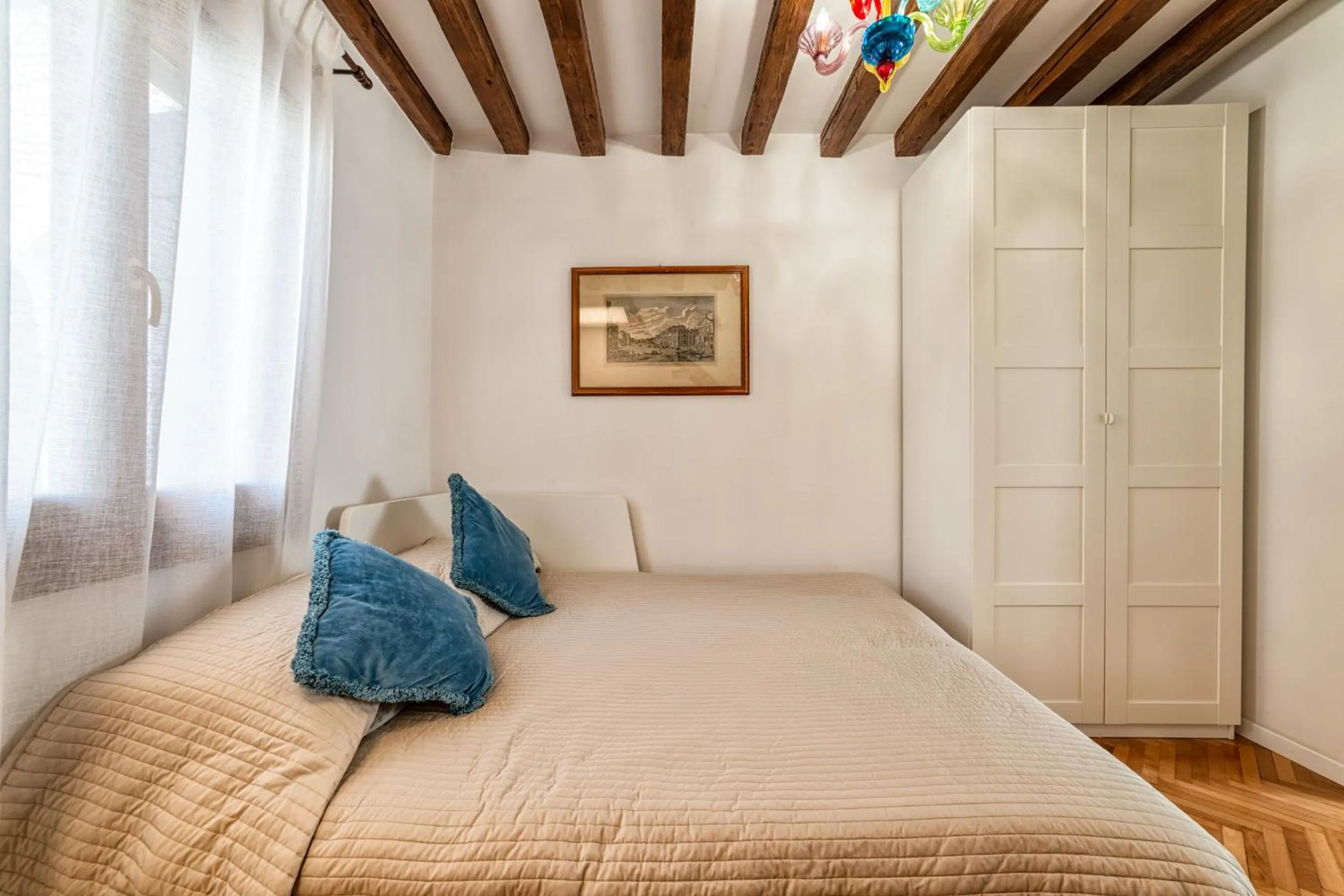 Bed in Casanova Fenice - Canal View