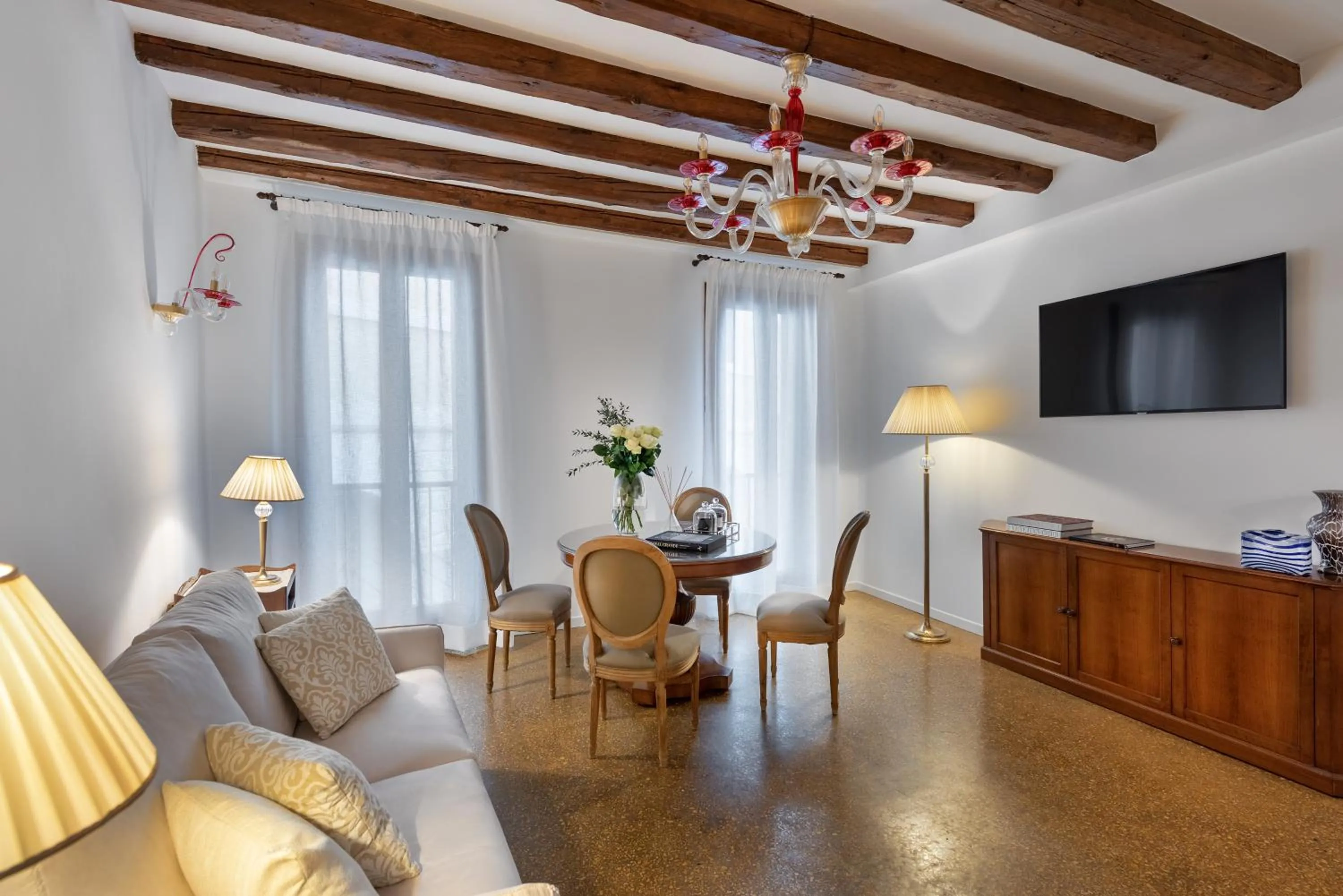Living room in Casanova Fenice - Canal View