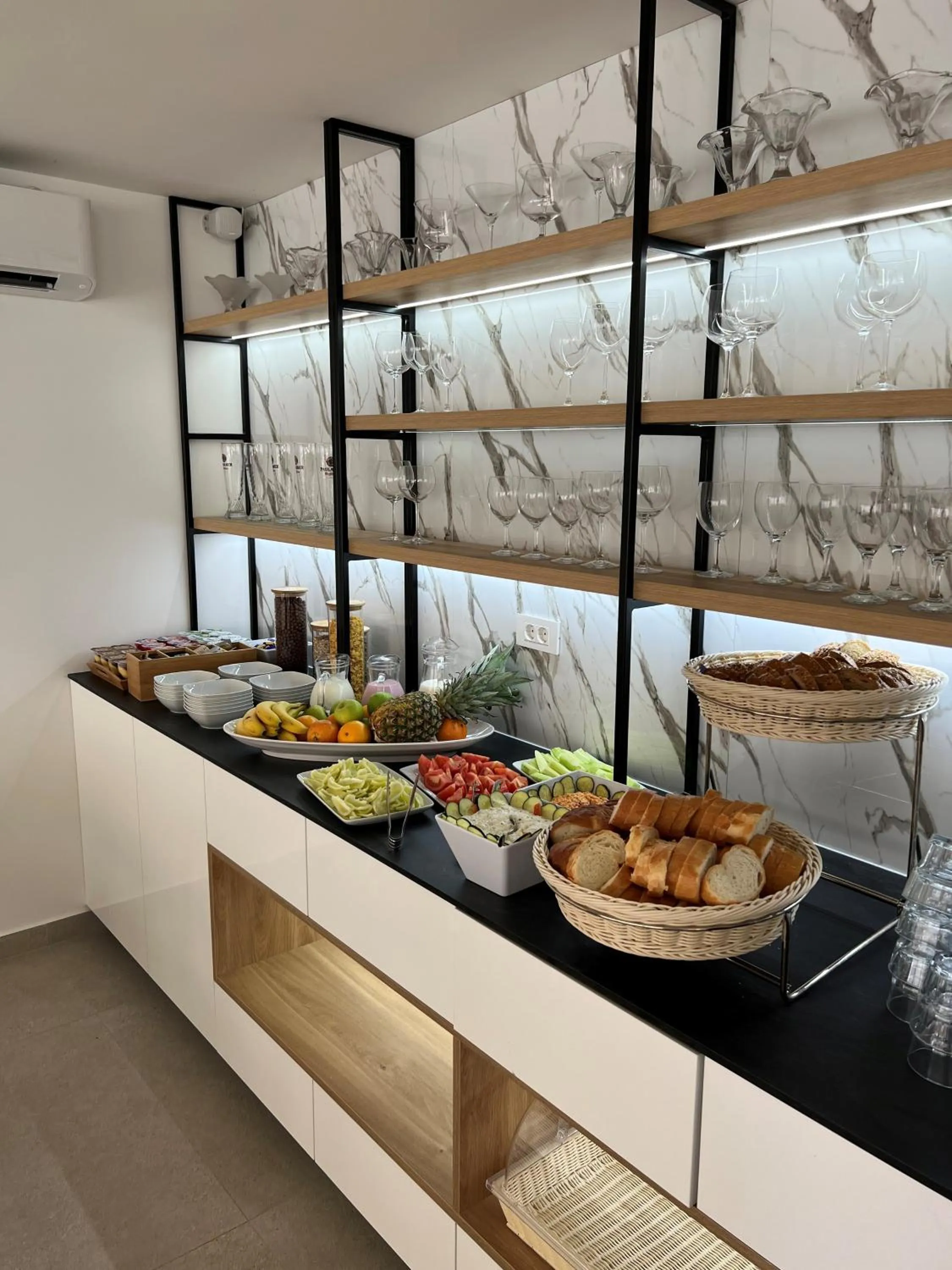 Restaurant/places to eat in Malo More Resort