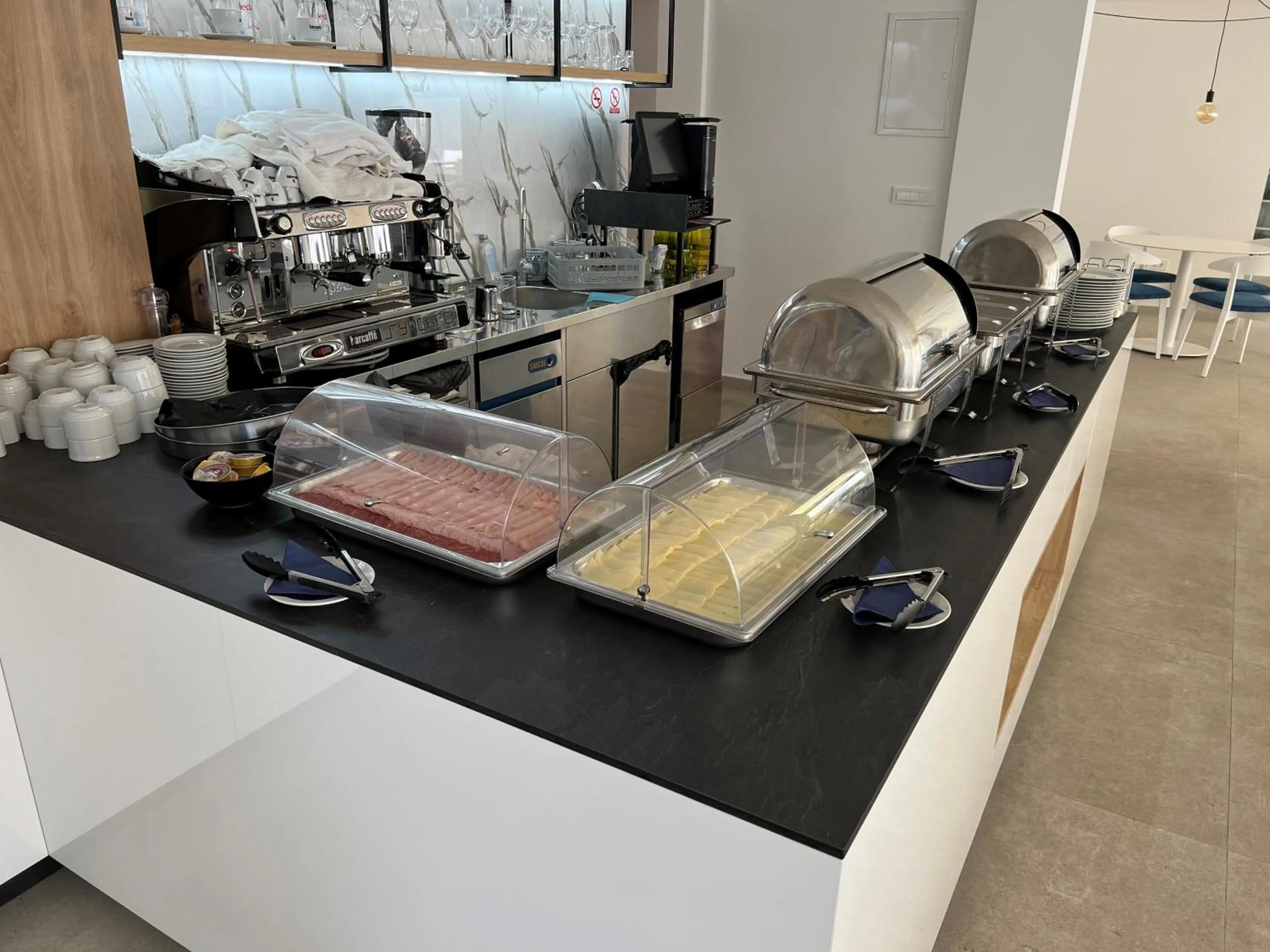 Restaurant/places to eat in Malo More Resort