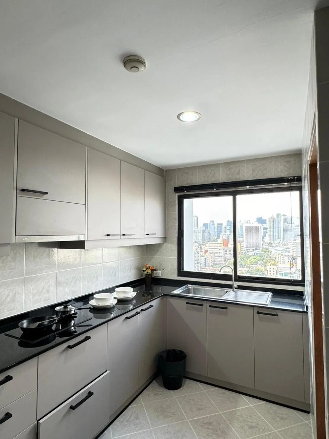 United Tower Thonglor by Aspira