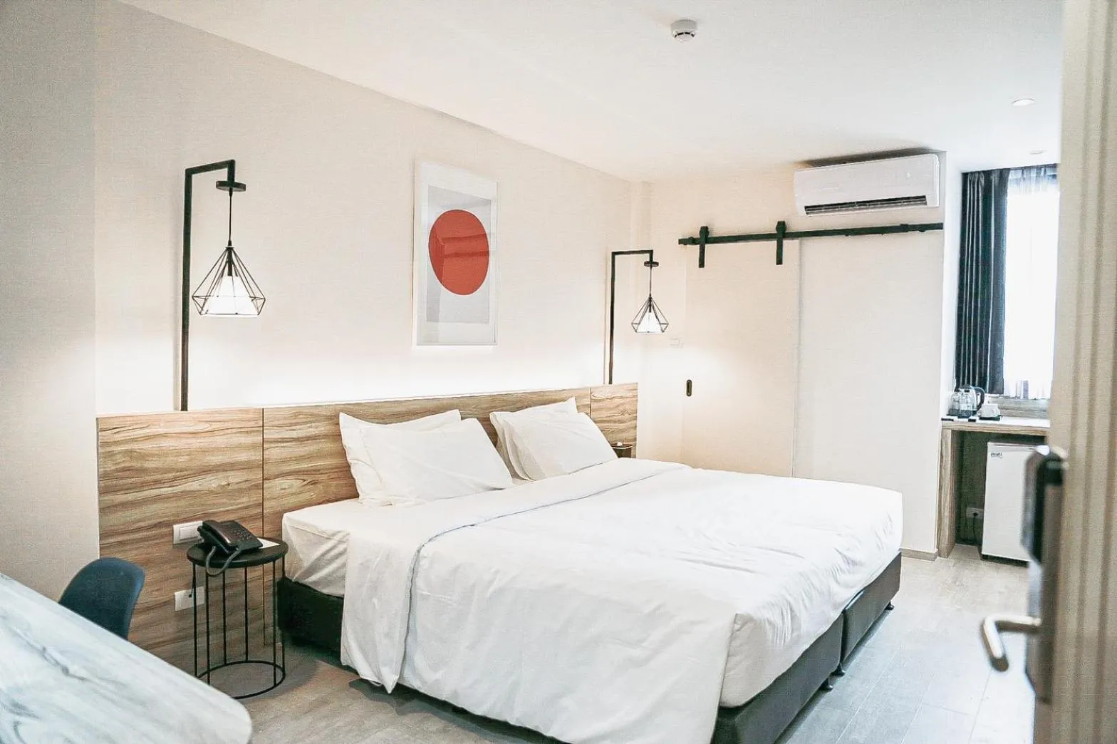 Property building, Bed in HOMITEL Bangkok