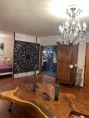 Living room, Bed in Le Clos des Senteurs de Chateauneuf de Grasse