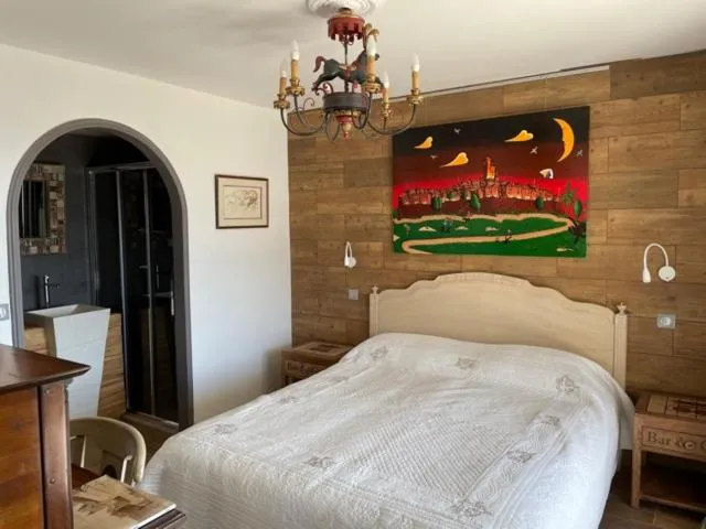 Bed in Le Clos des Senteurs de Chateauneuf de Grasse