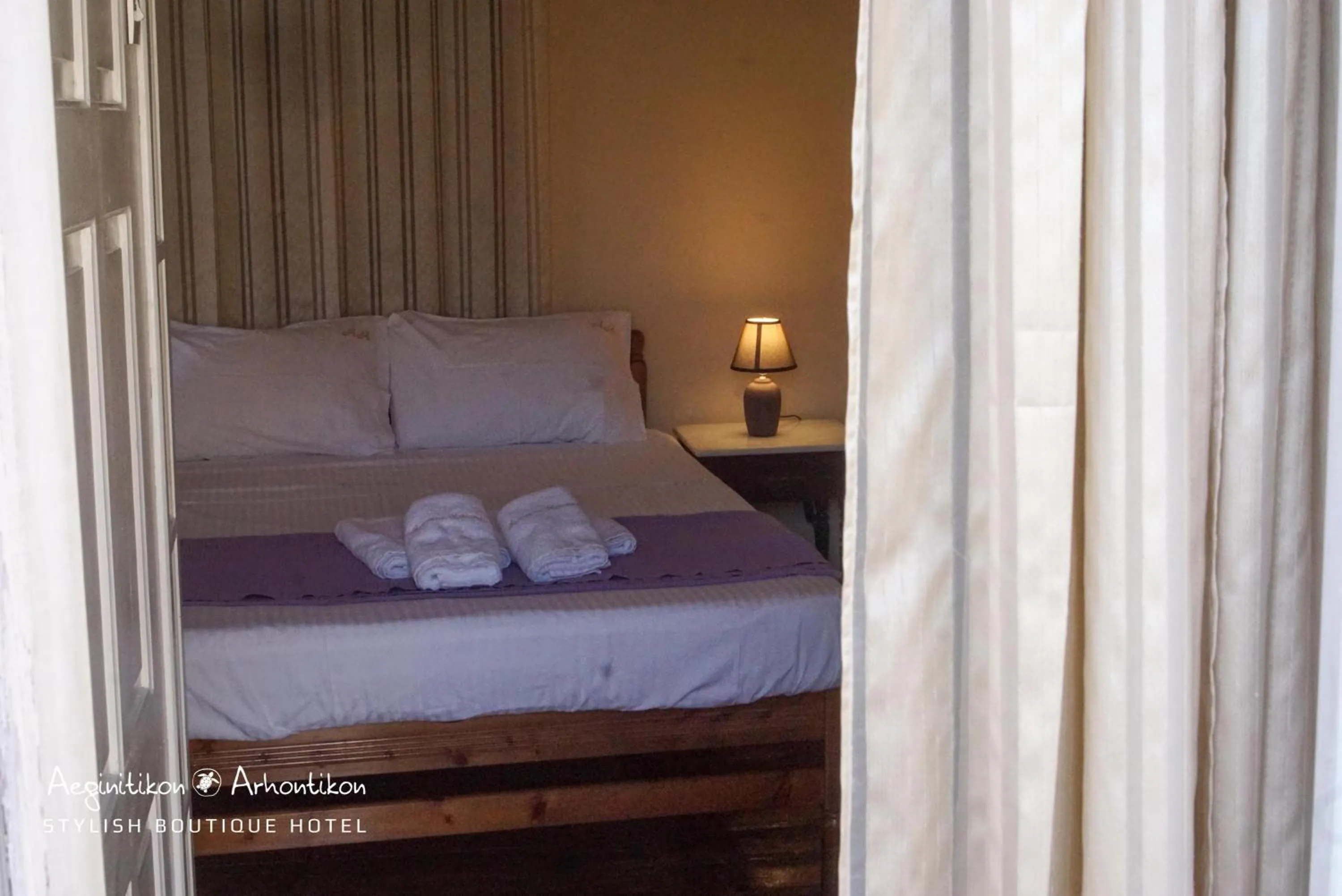 Bed in Aeginitikon Arhontikon Stylish Boutique Hotel