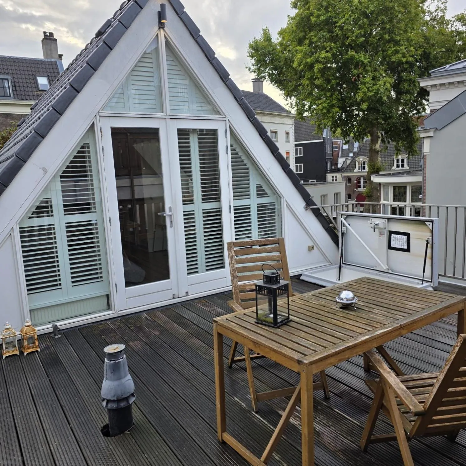 Property building in Prince On The Roof