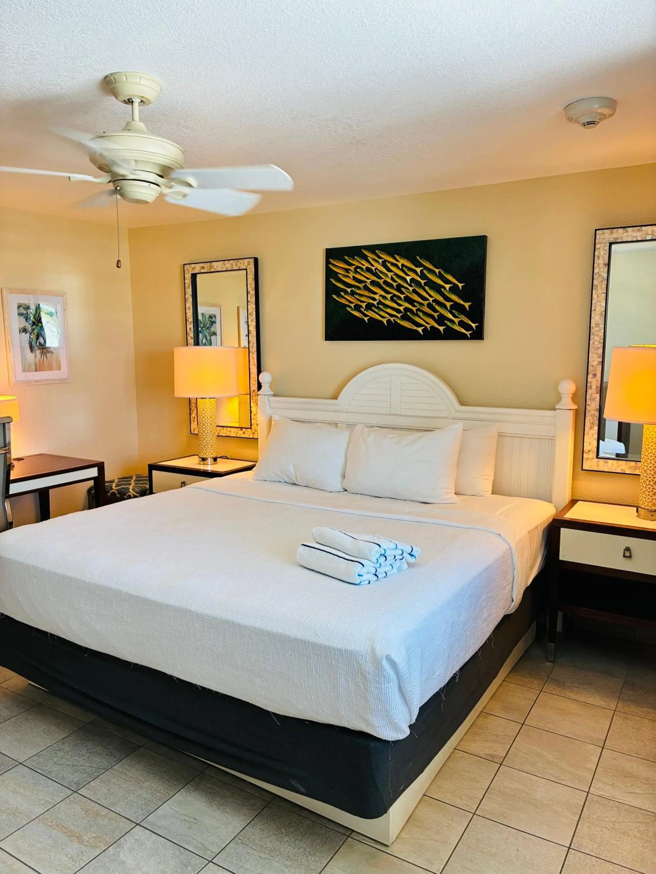 Bedroom, Bed in Glunz Ocean Beach Hotel and Resort