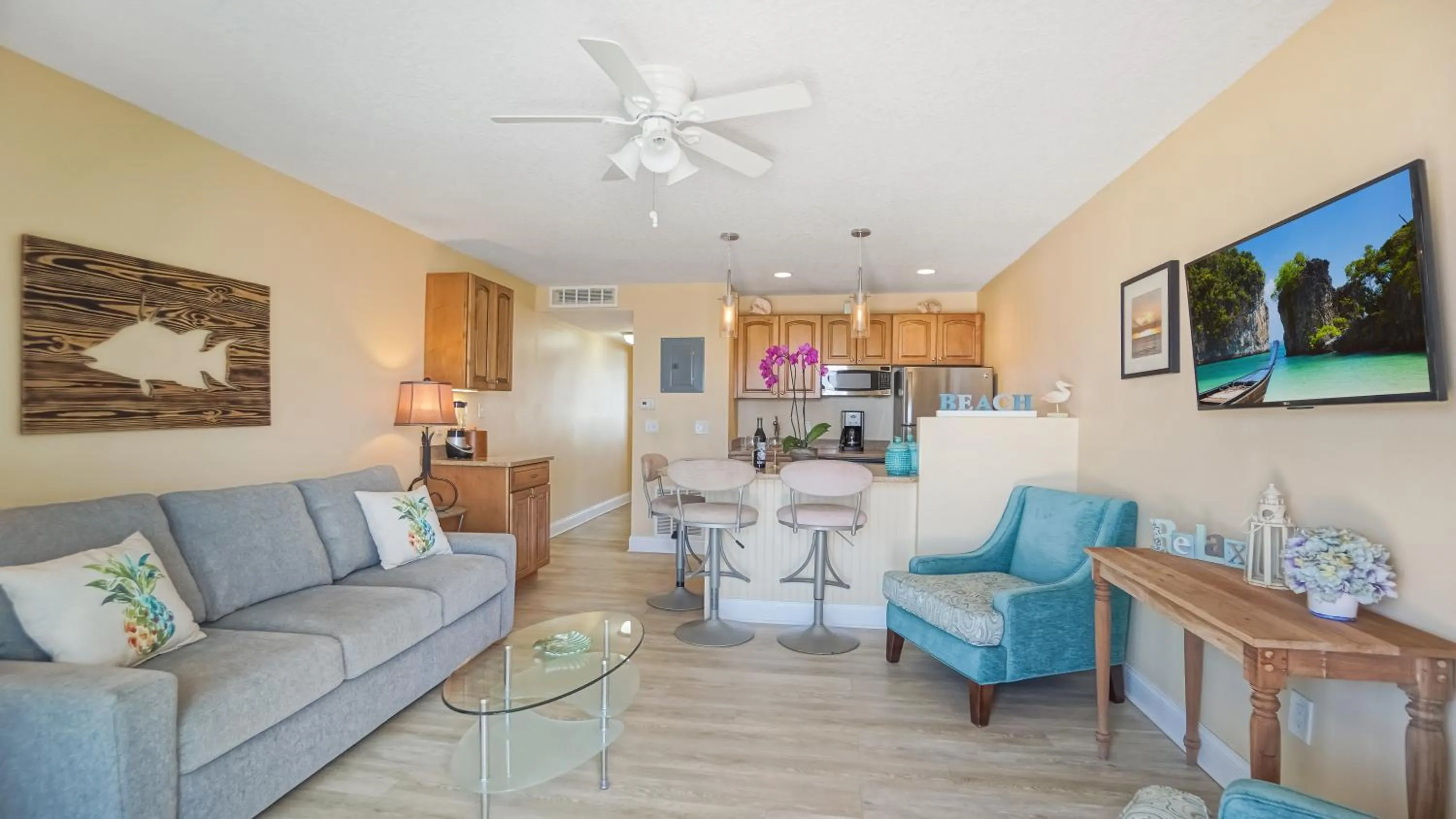 Kitchen or kitchenette in Glunz Ocean Beach Hotel and Resort