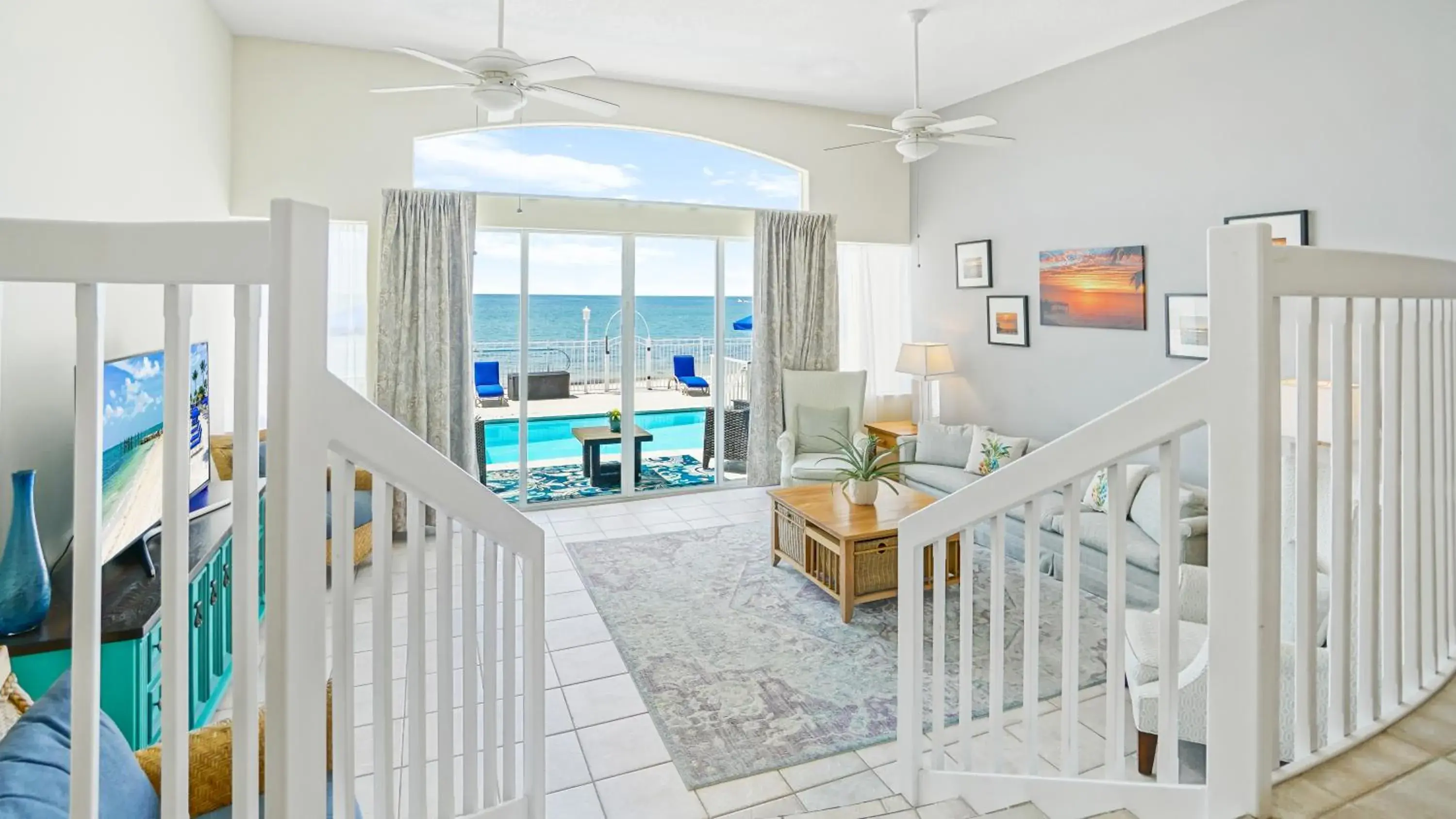 View (from property/room), Bed in Glunz Ocean Beach Hotel and Resort View (from property/room), Bed in Glunz Ocean Beach Hotel and Resort