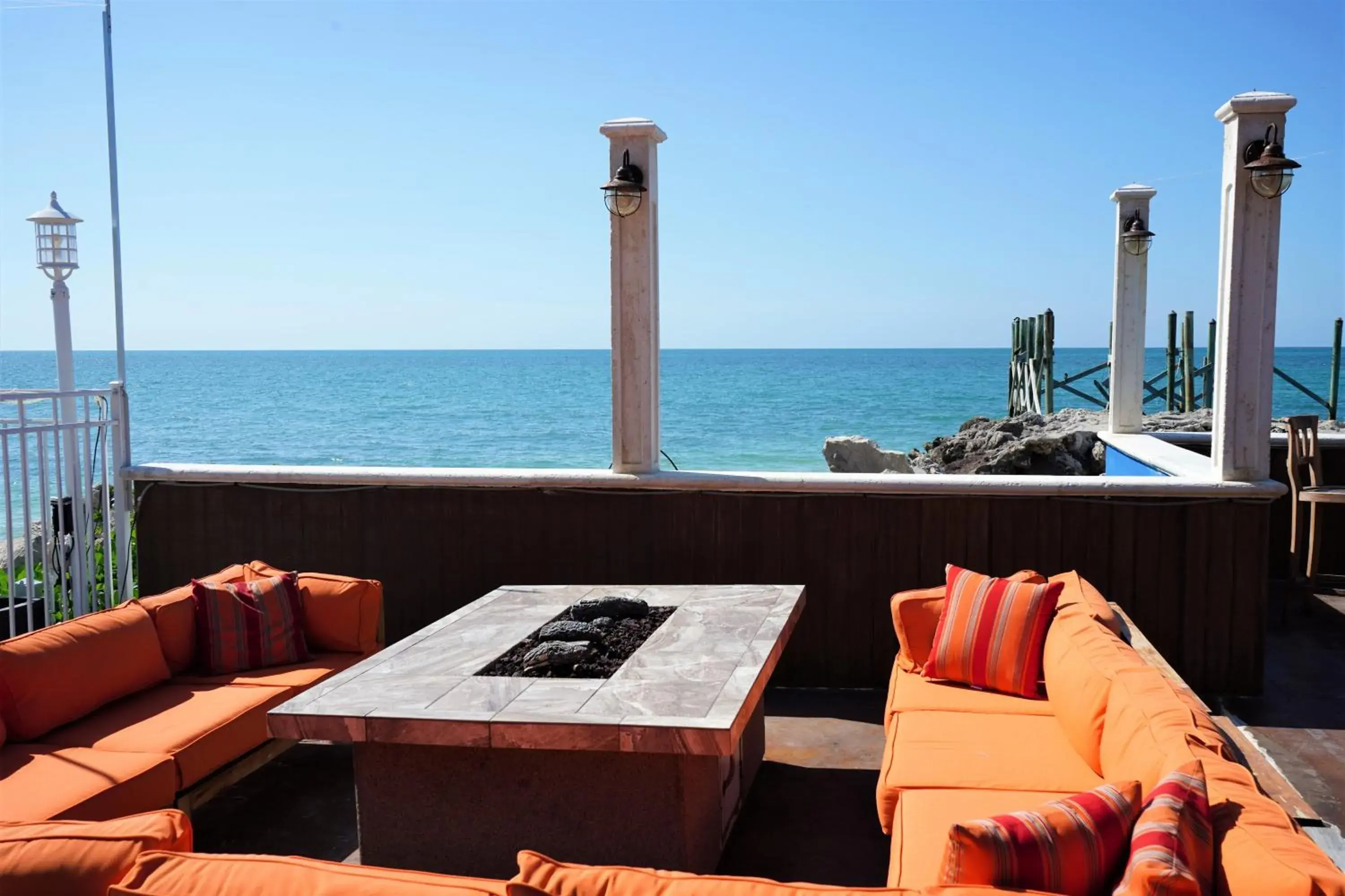 Restaurant/places to eat in Glunz Ocean Beach Hotel and Resort Restaurant/places to eat in Glunz Ocean Beach Hotel and Resort