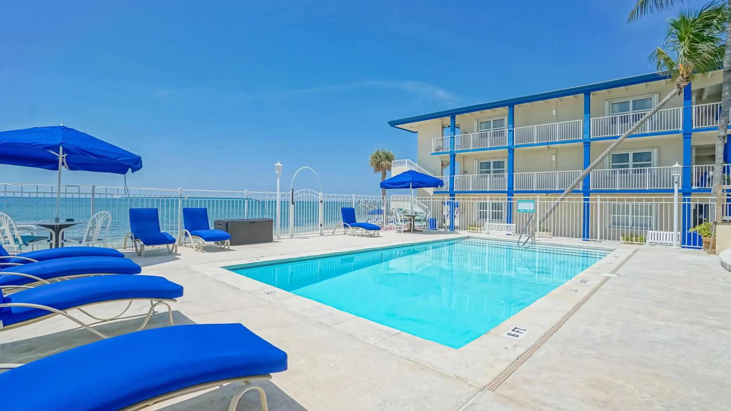 Pool view in Glunz Ocean Beach Hotel and Resort Pool view in Glunz Ocean Beach Hotel and Resort