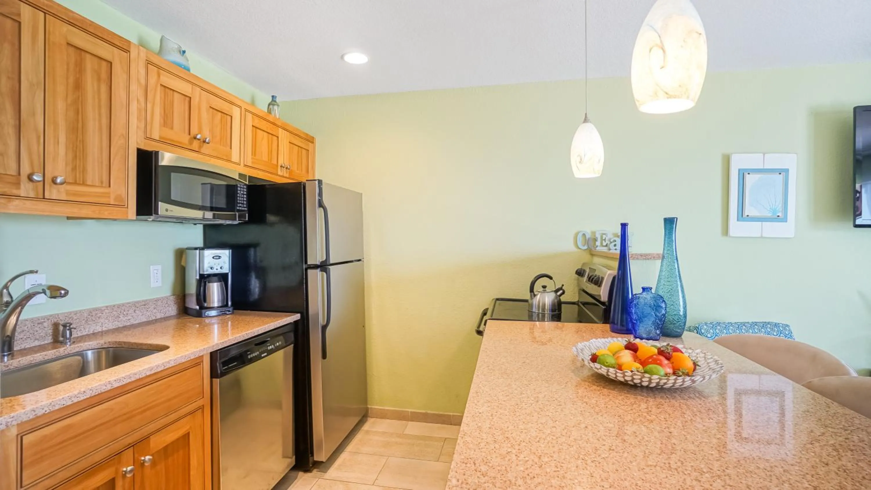 Kitchen or kitchenette in Glunz Ocean Beach Hotel and Resort