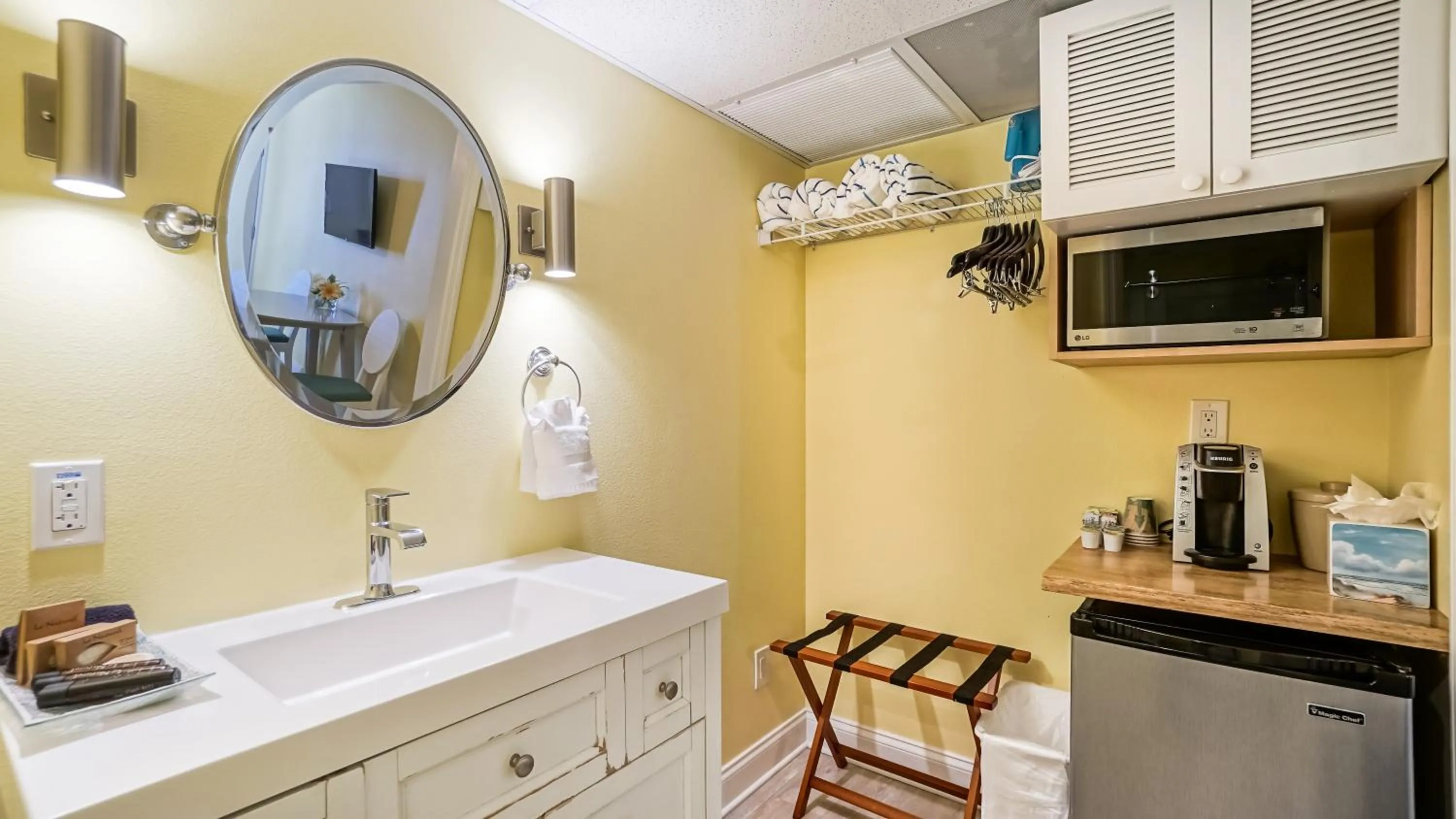 minibar in Glunz Ocean Beach Hotel and Resort