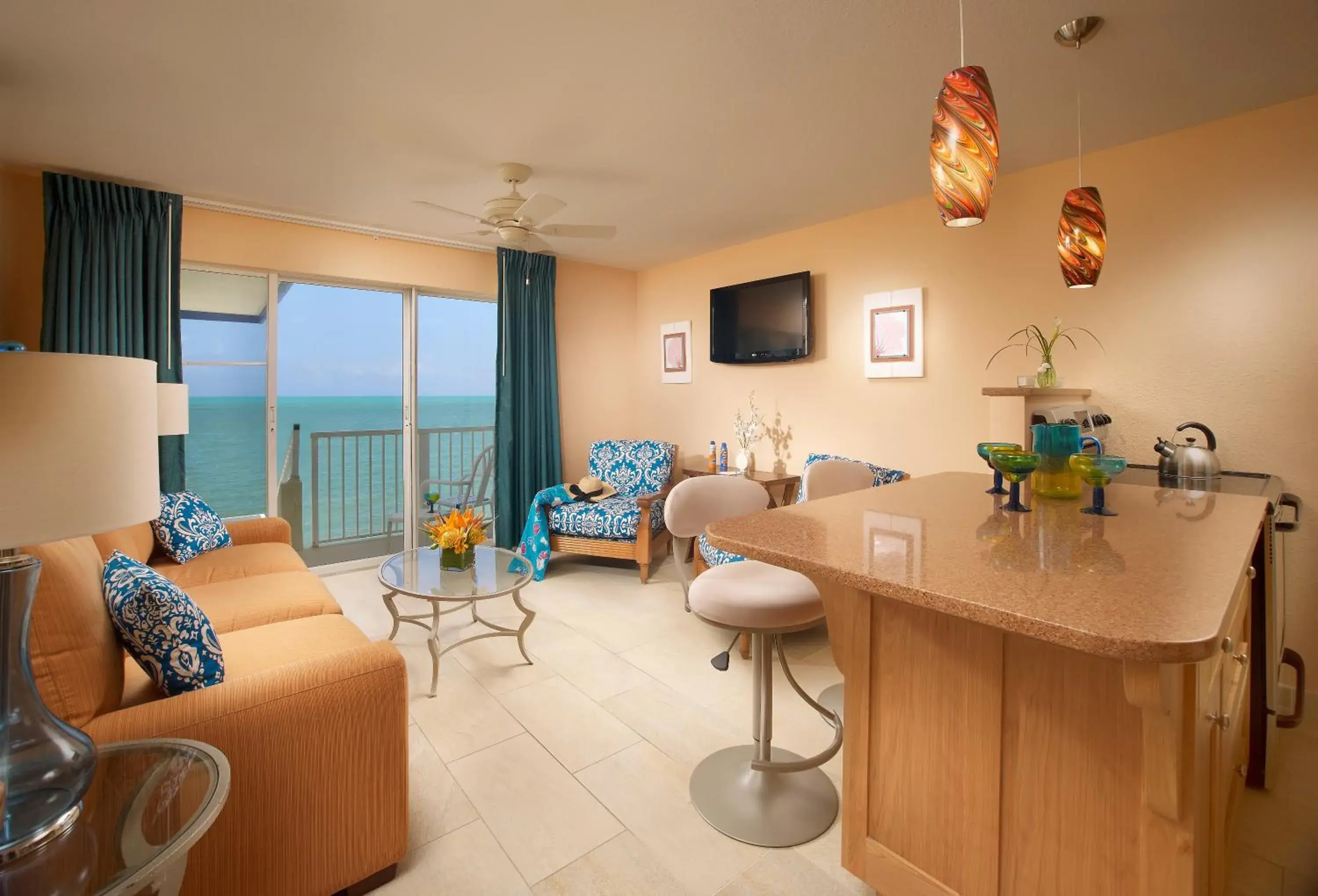 Living room in Glunz Ocean Beach Hotel and Resort Living room in Glunz Ocean Beach Hotel and Resort