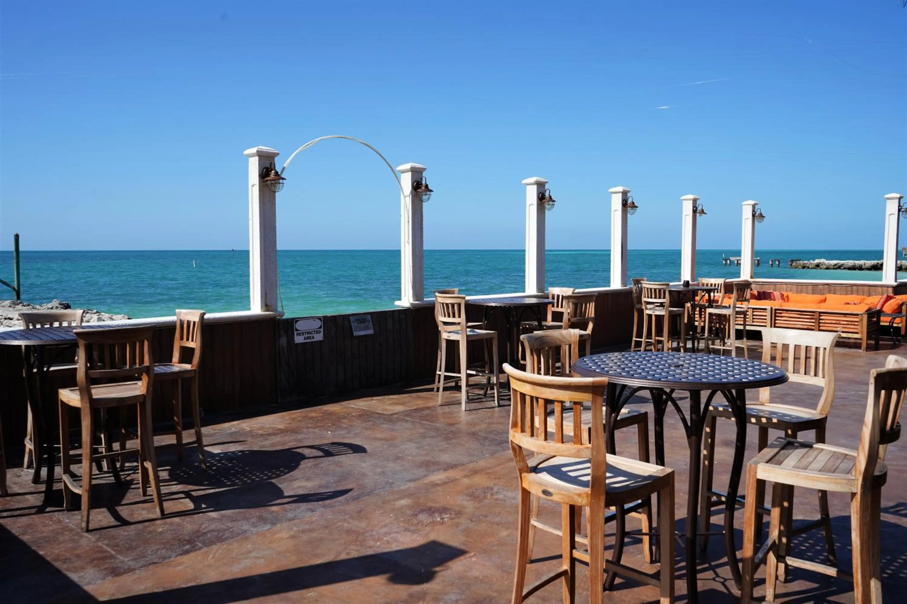 Restaurant/places to eat in Glunz Ocean Beach Hotel and Resort