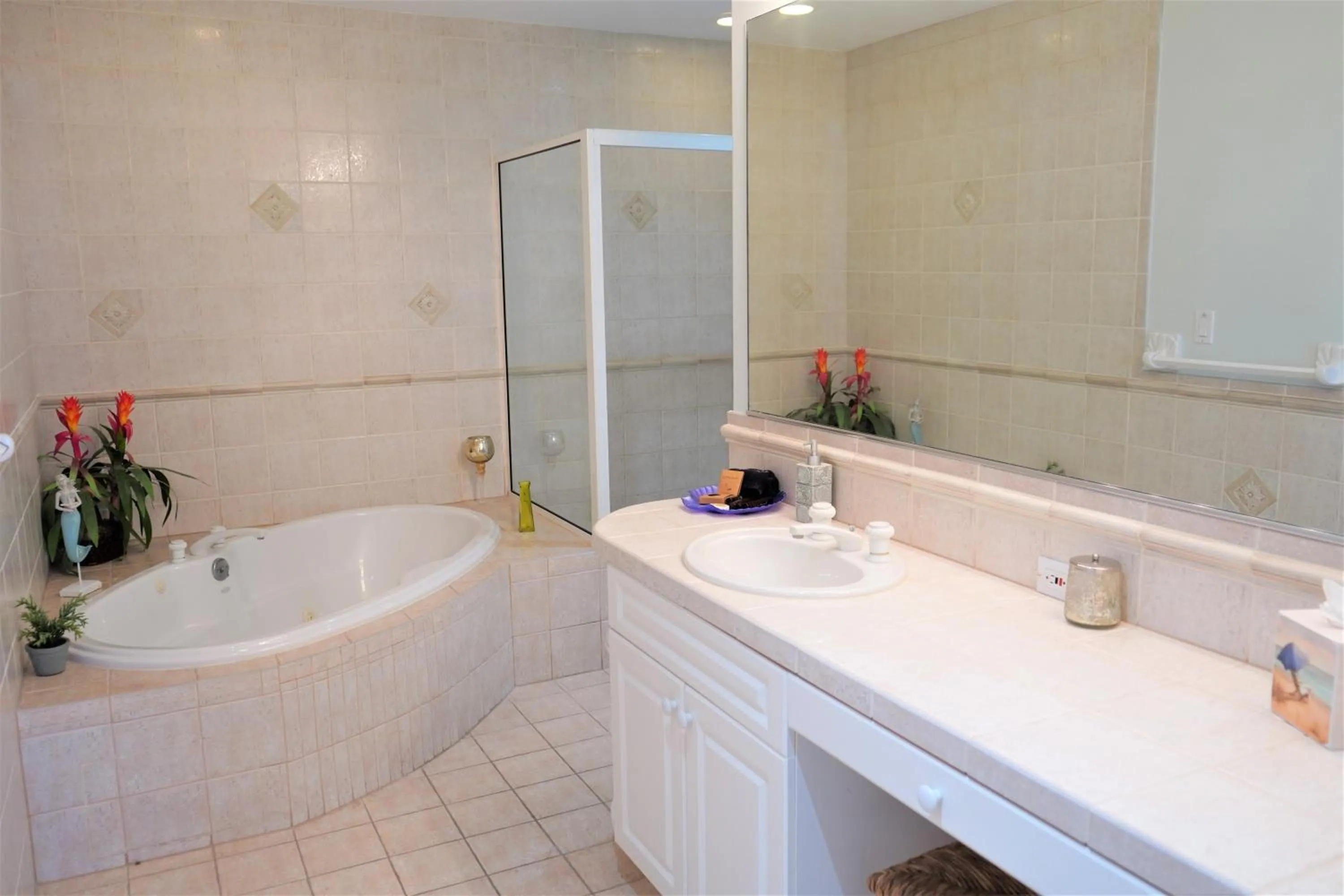 Hot Tub in Glunz Ocean Beach Hotel and Resort