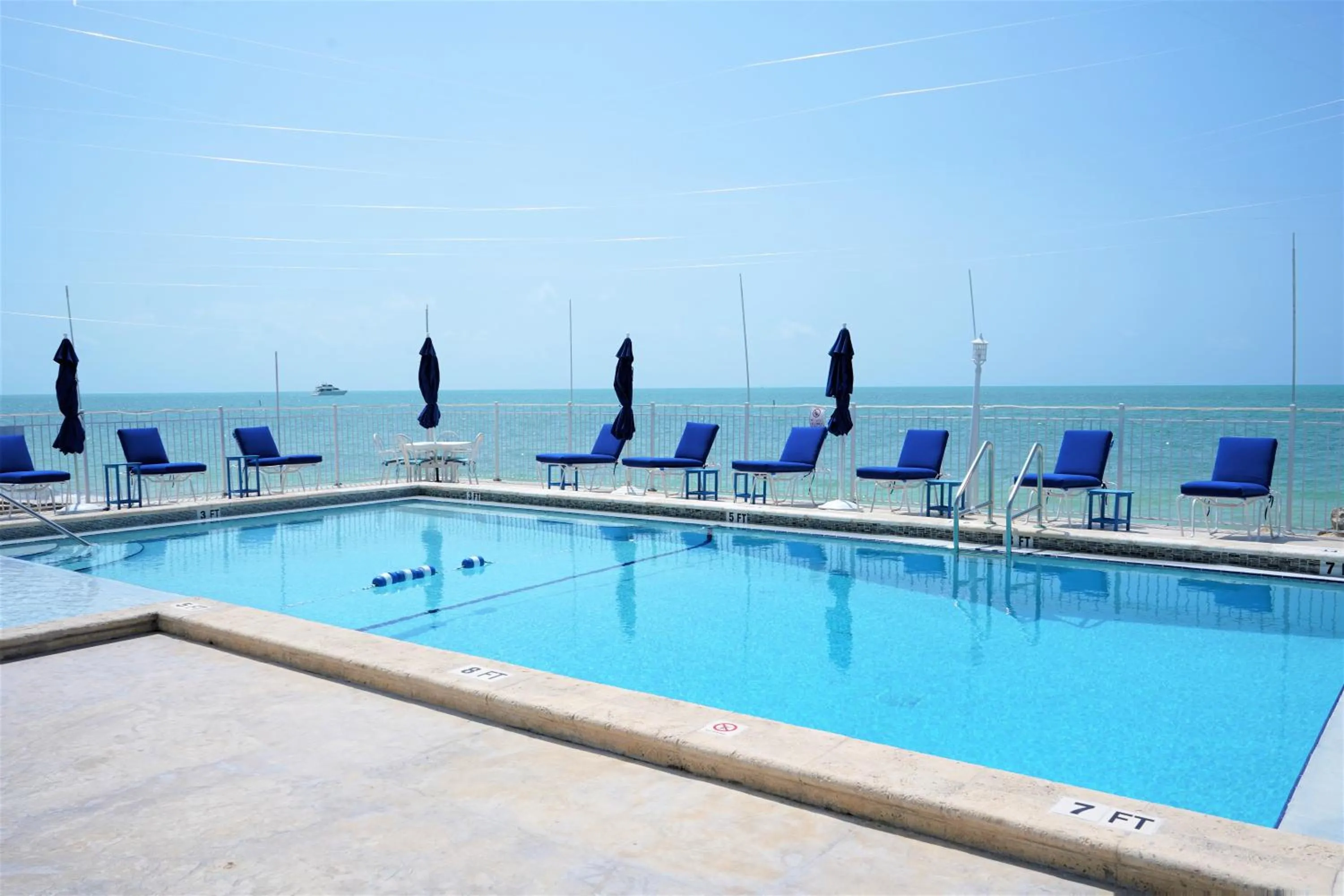 Swimming pool in Glunz Ocean Beach Hotel and Resort