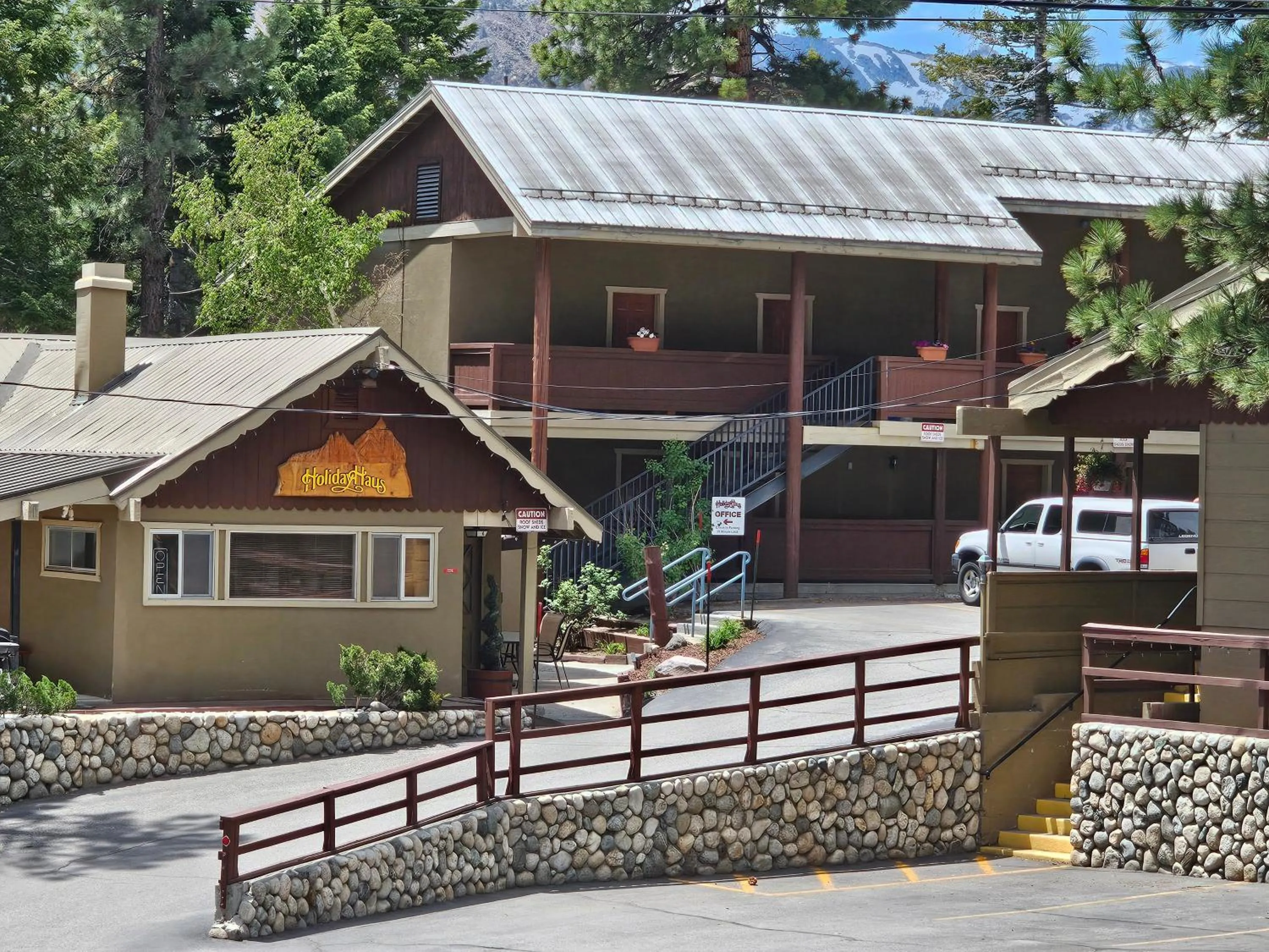 Property building in Holiday Haus