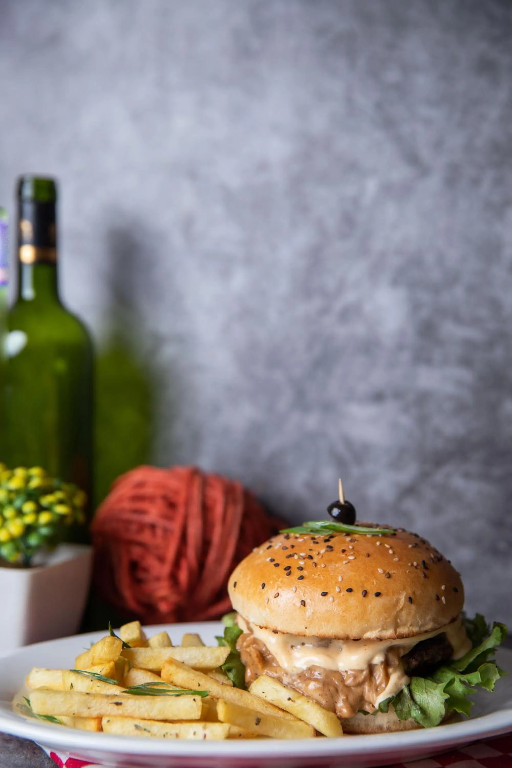 Restaurant/places to eat in Grand Islamabad Hotel