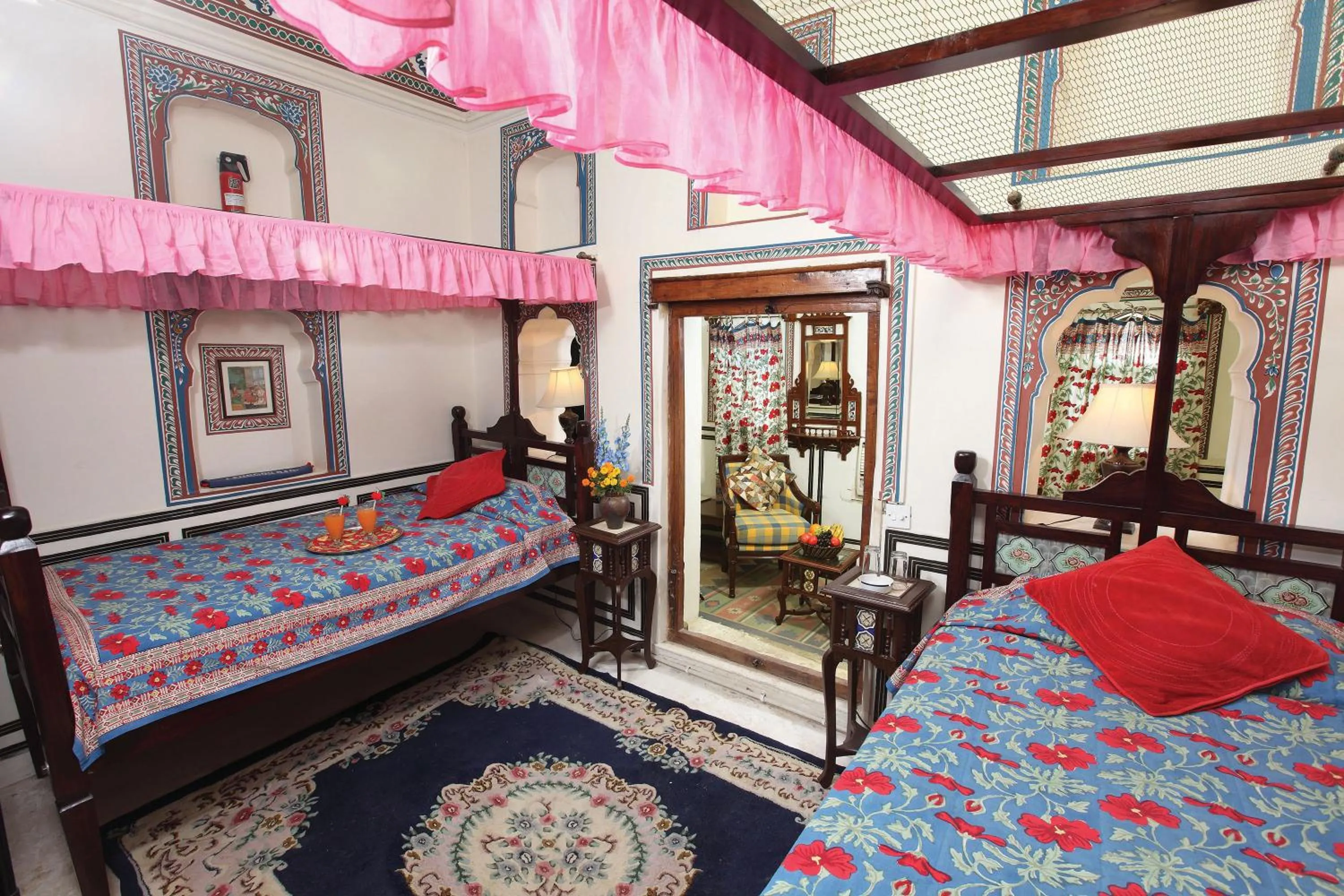 Photo of the whole room, Bed in Hotel Mandawa Haveli