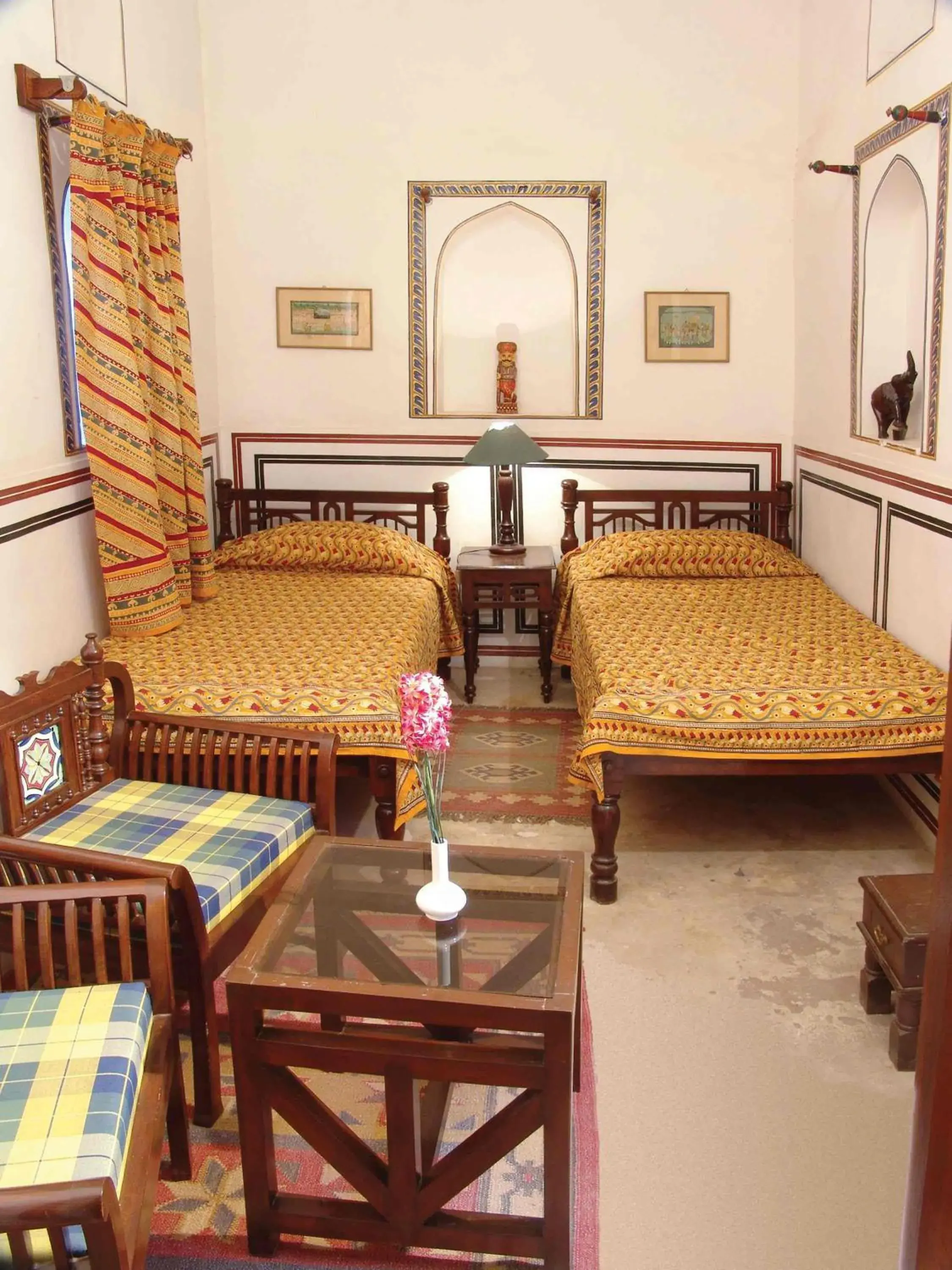 Bedroom, Bed in Hotel Mandawa Haveli Bedroom, Bed in Hotel Mandawa Haveli