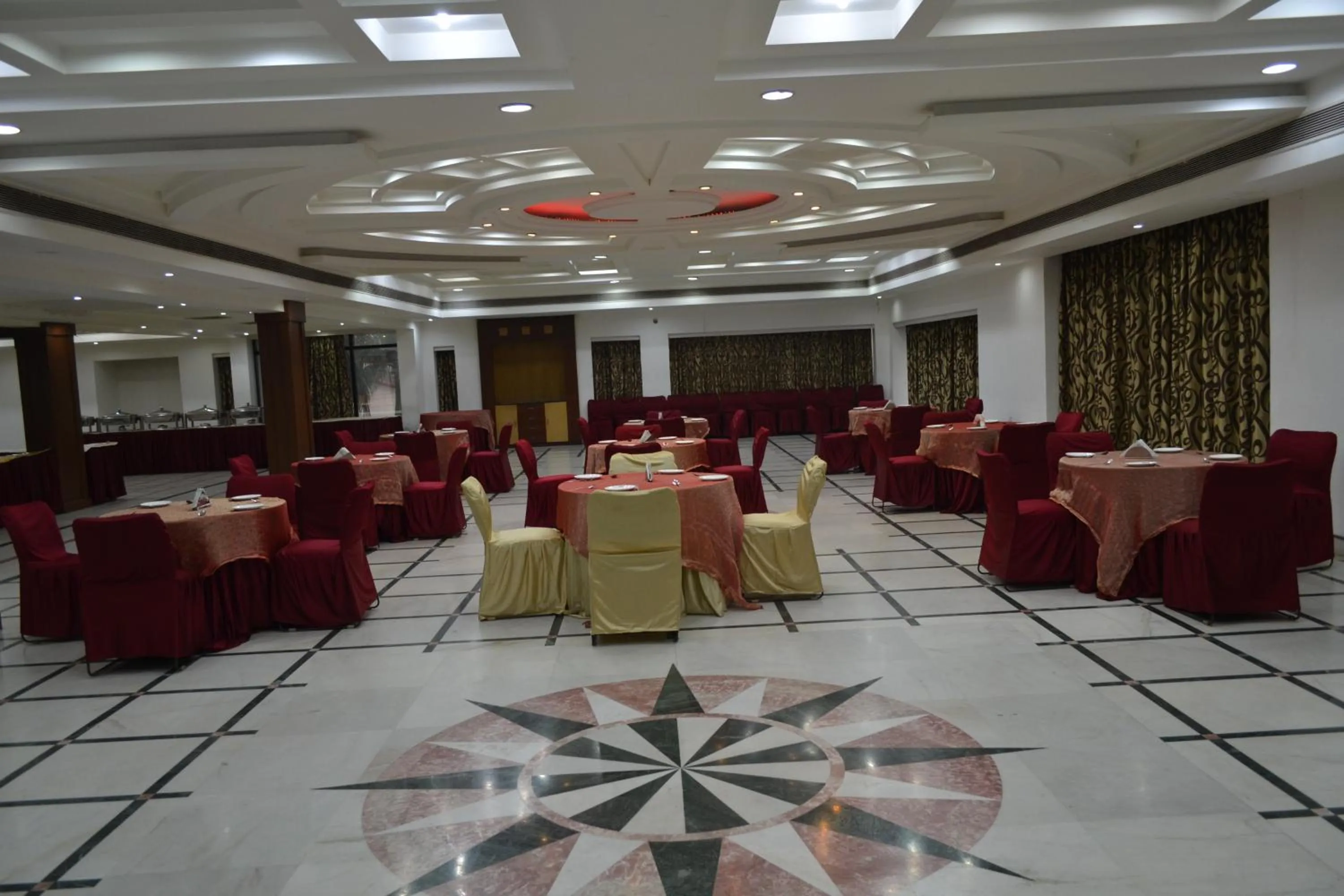 Banquet/Function facilities in Sobti Continental Bareilly