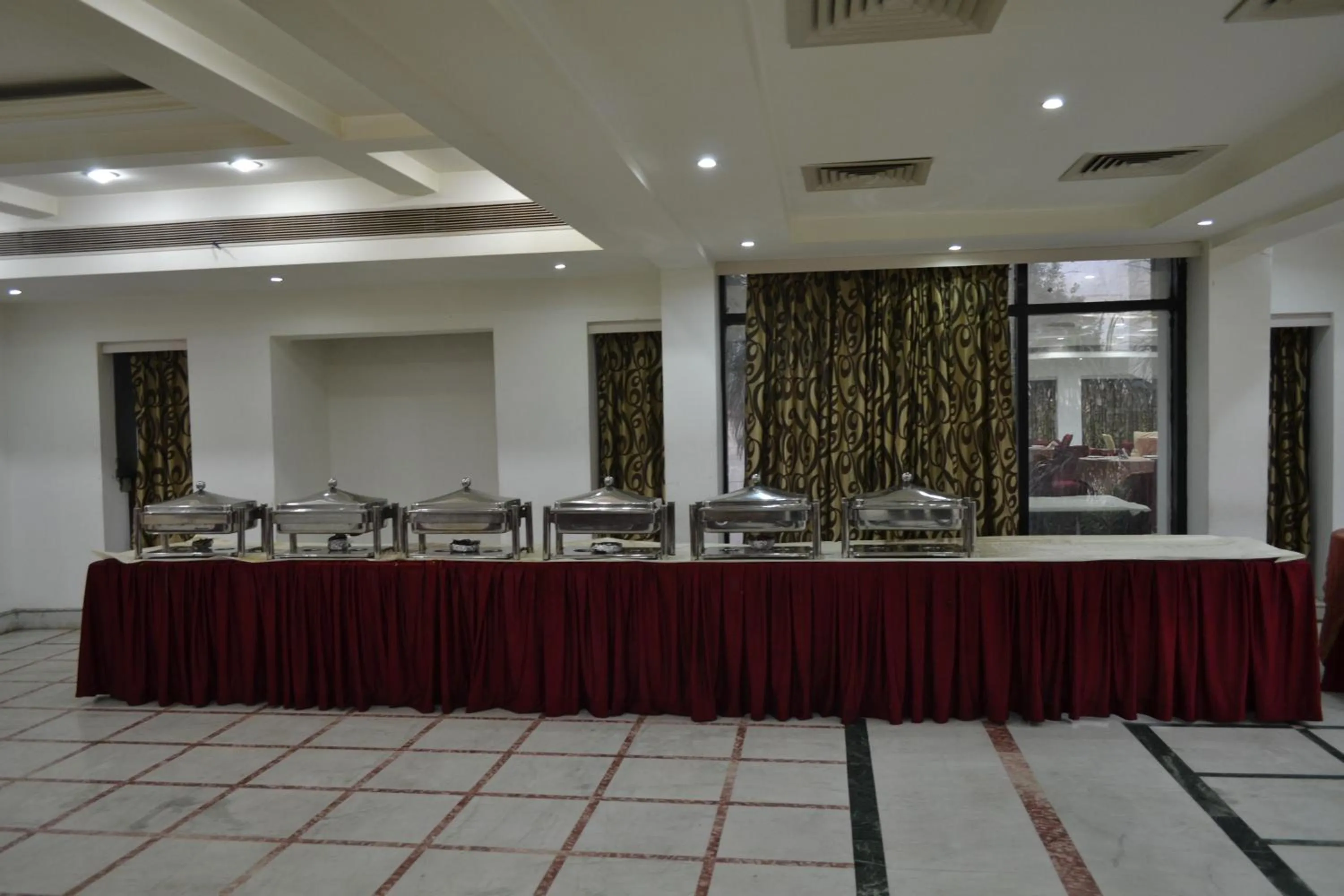 Banquet/Function facilities in Sobti Continental Bareilly