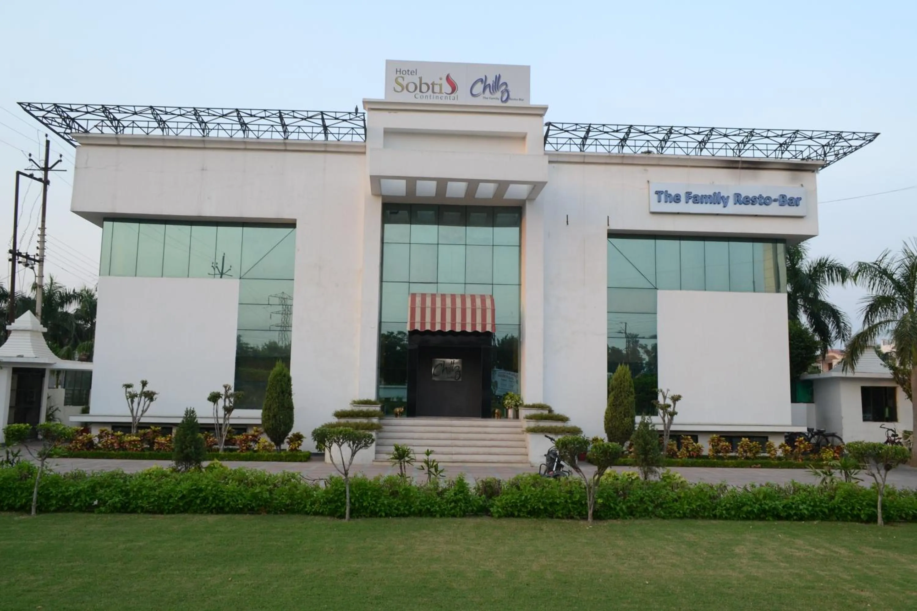 Lounge or bar in Sobti Continental Bareilly