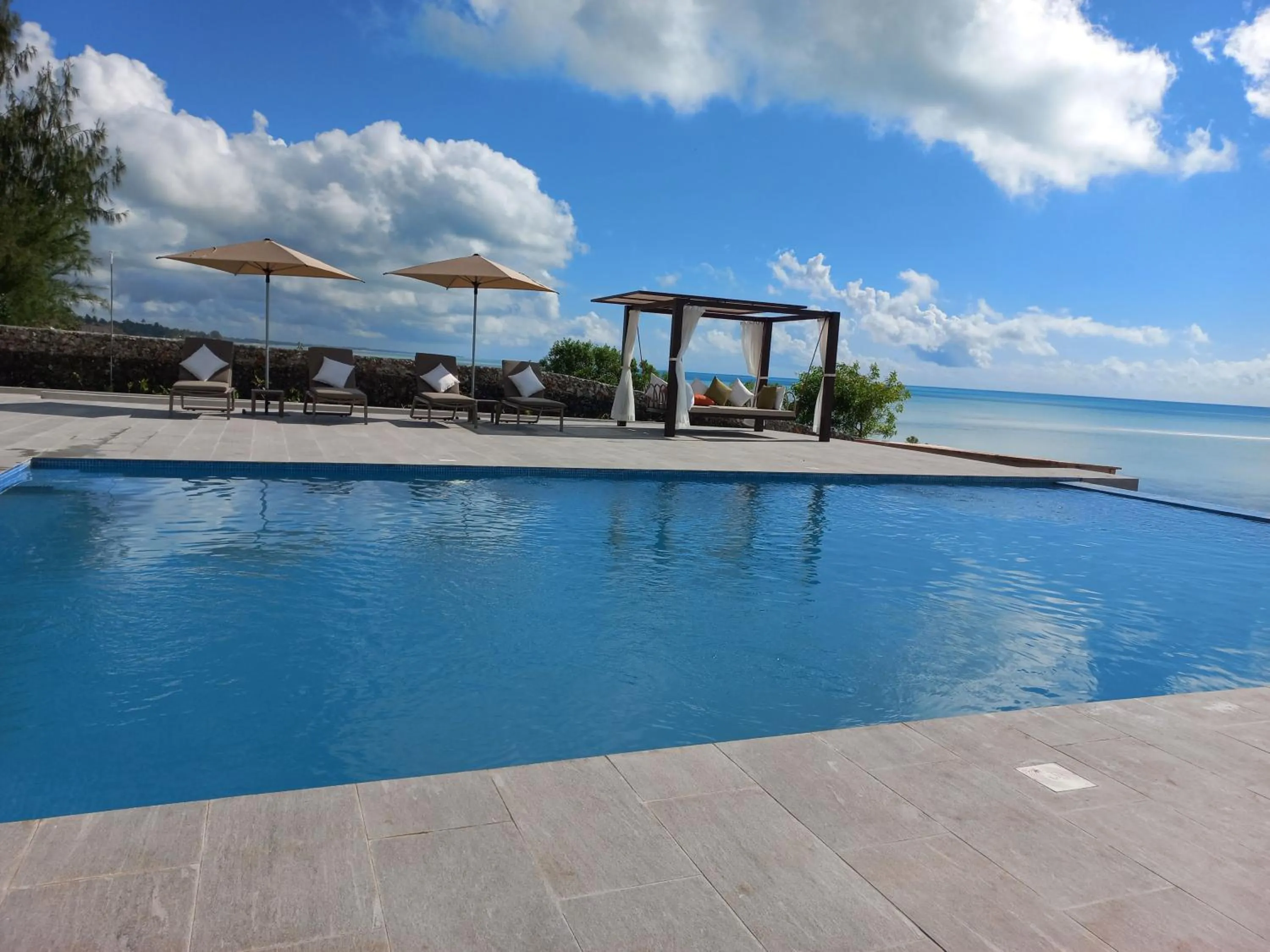 Swimming pool in Villa Bluu