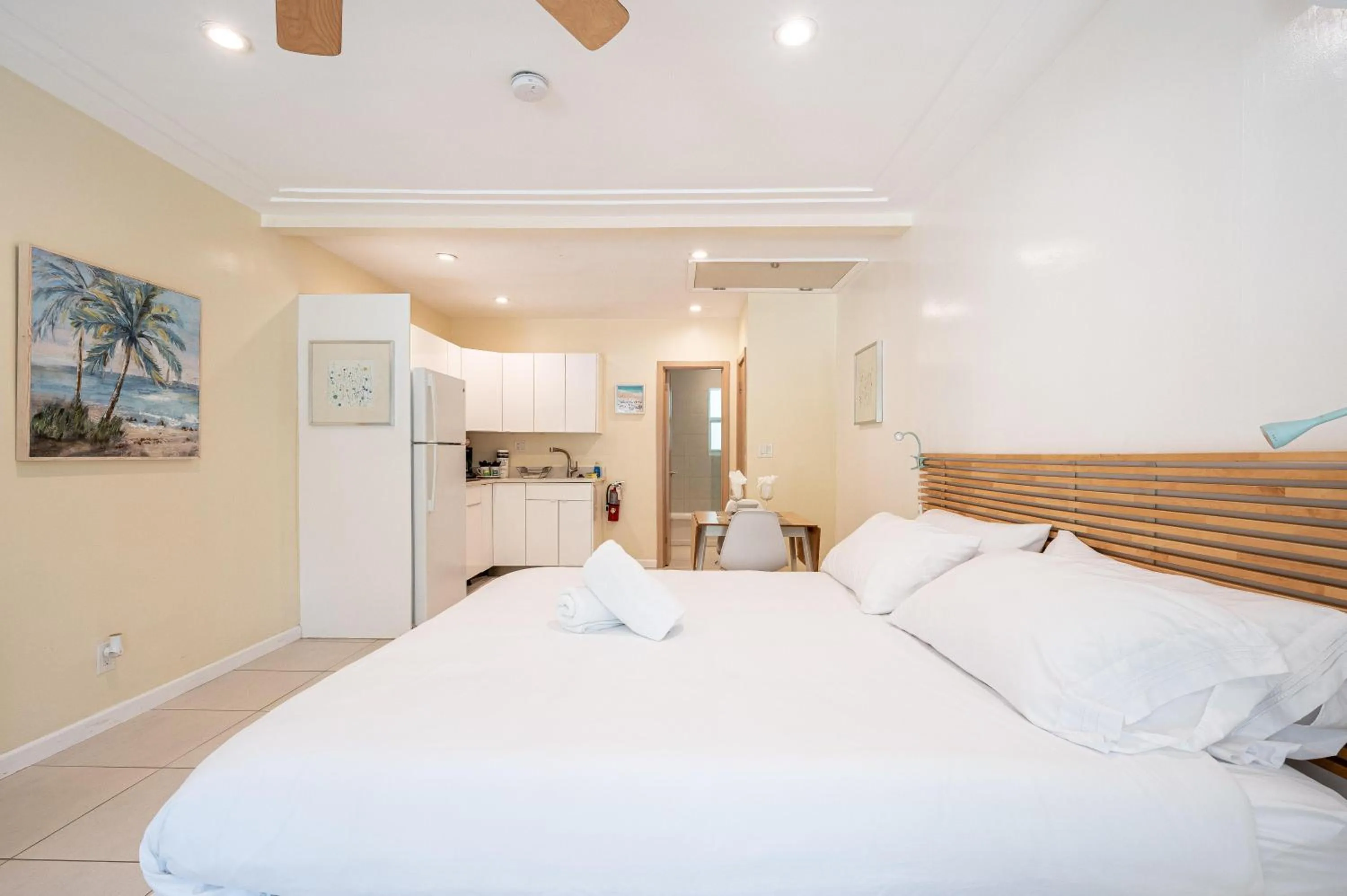 Bed in Casa Del Mar Master