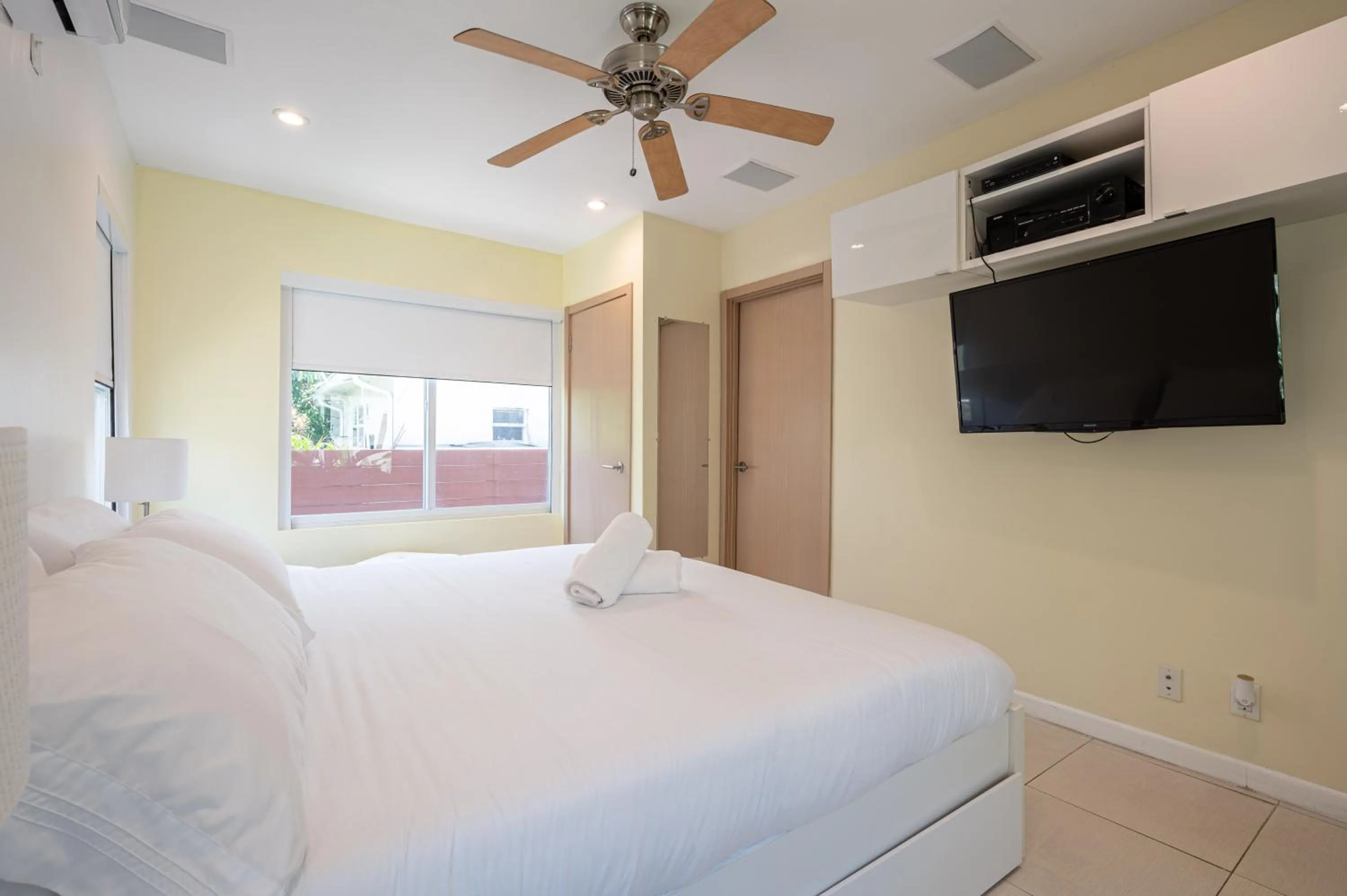 Bed in Casa Del Mar Master