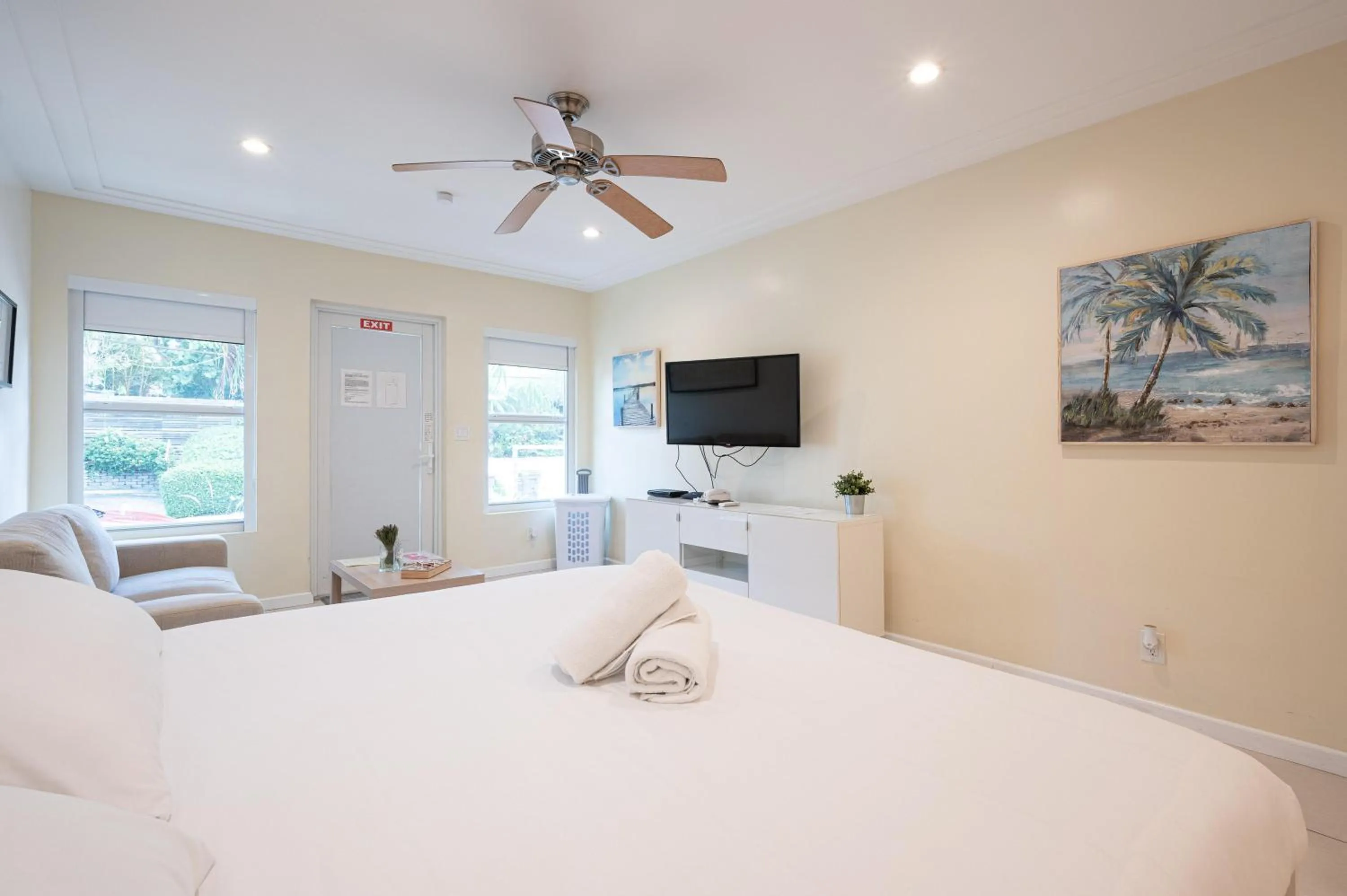 Bed in Casa Del Mar Master