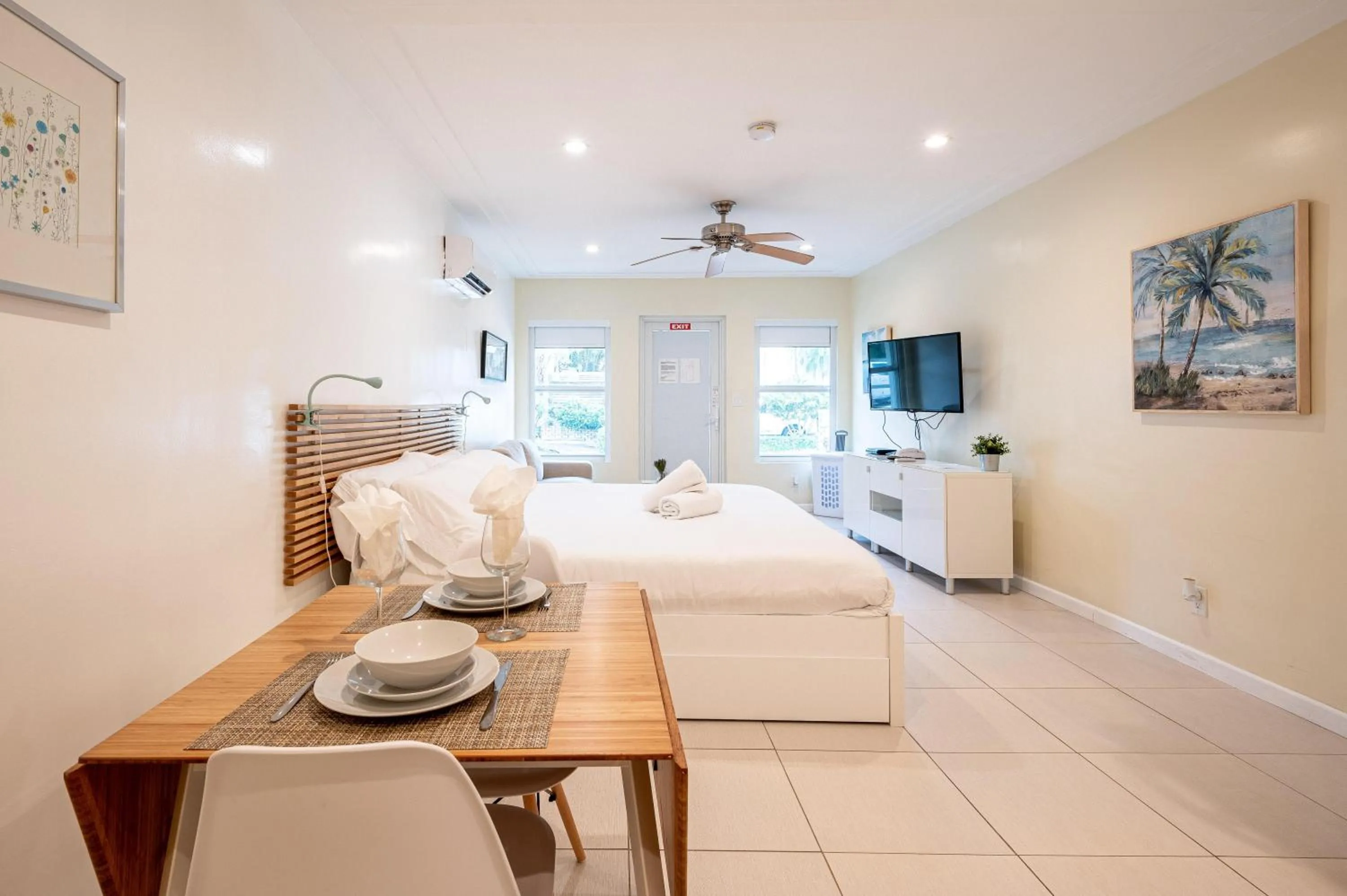 Bed in Casa Del Mar Master