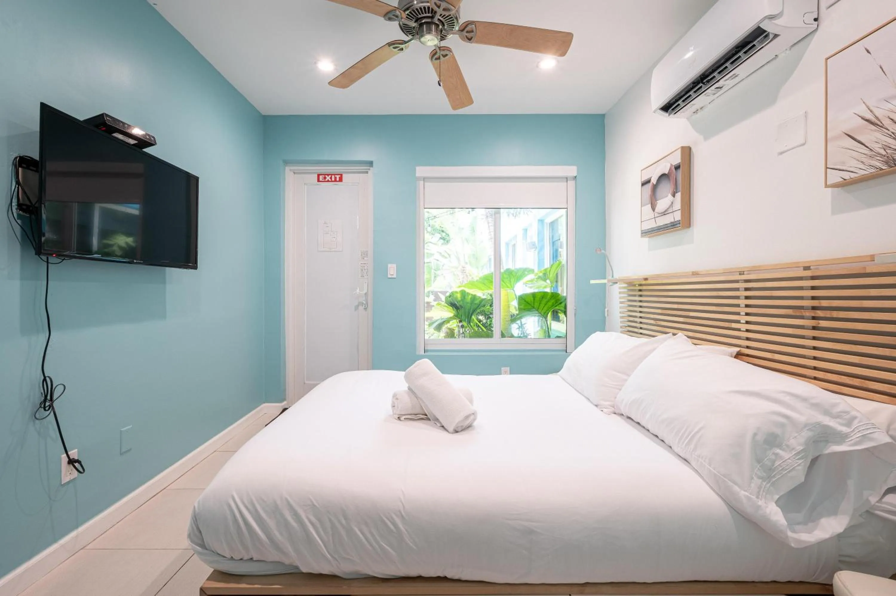 Bed in Casa Del Mar Master