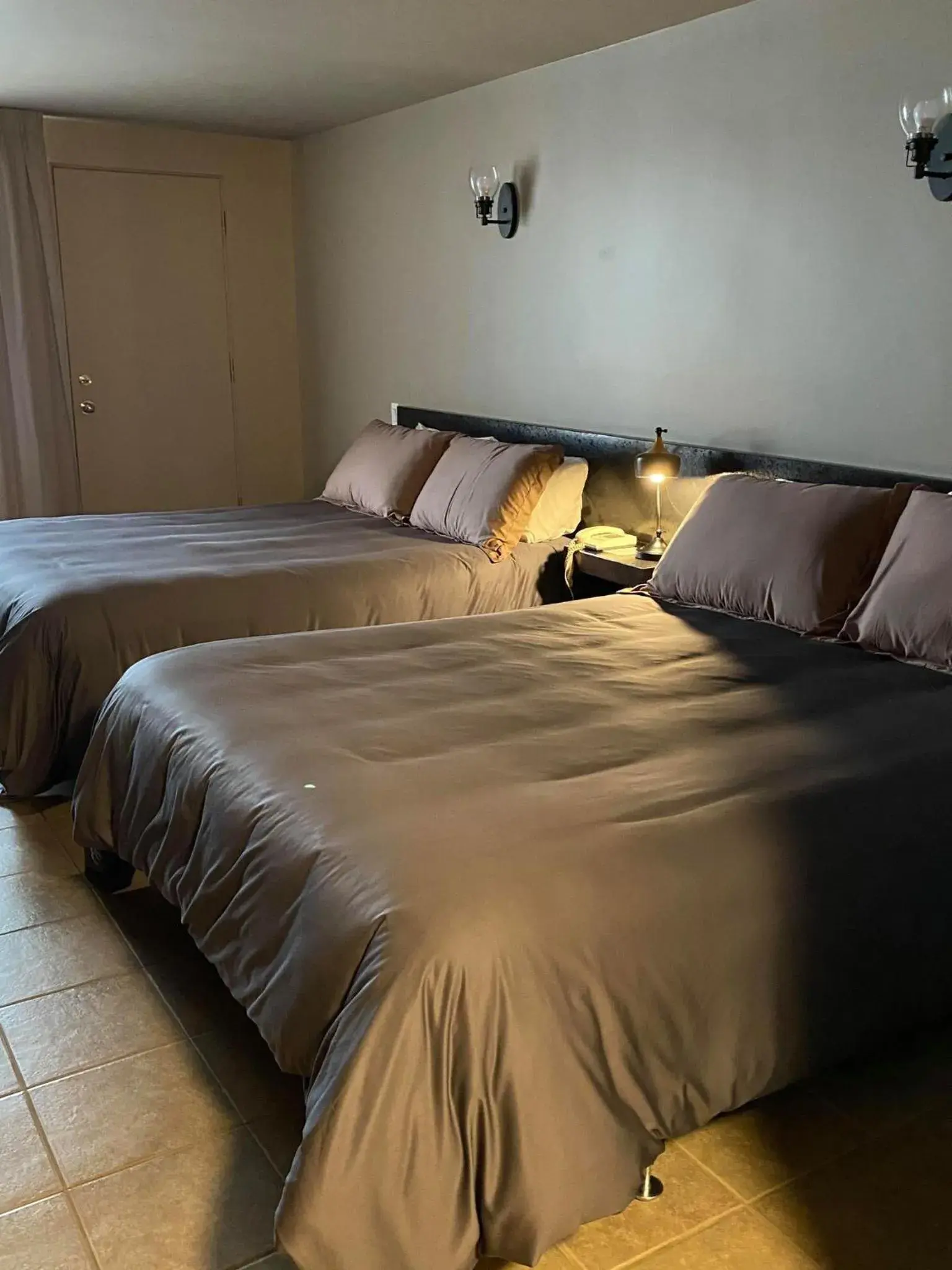 Business Queen Room with Two Queen Beds - single occupancy in Motel Le Martinet Business Queen Room with Two Queen Beds - single occupancy in Motel Le Martinet