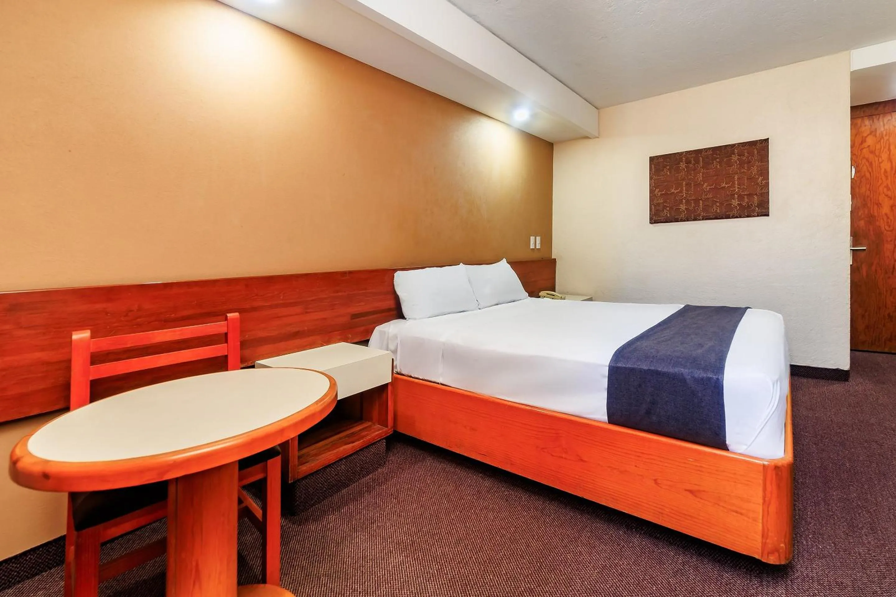 Bedroom, Bed in OYO Hotel Hidalgo