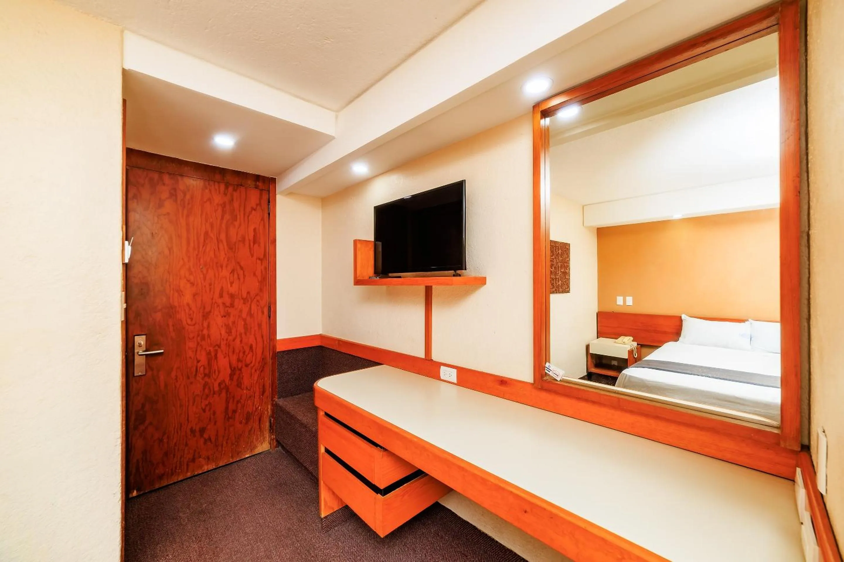 Bedroom, Bed in OYO Hotel Hidalgo