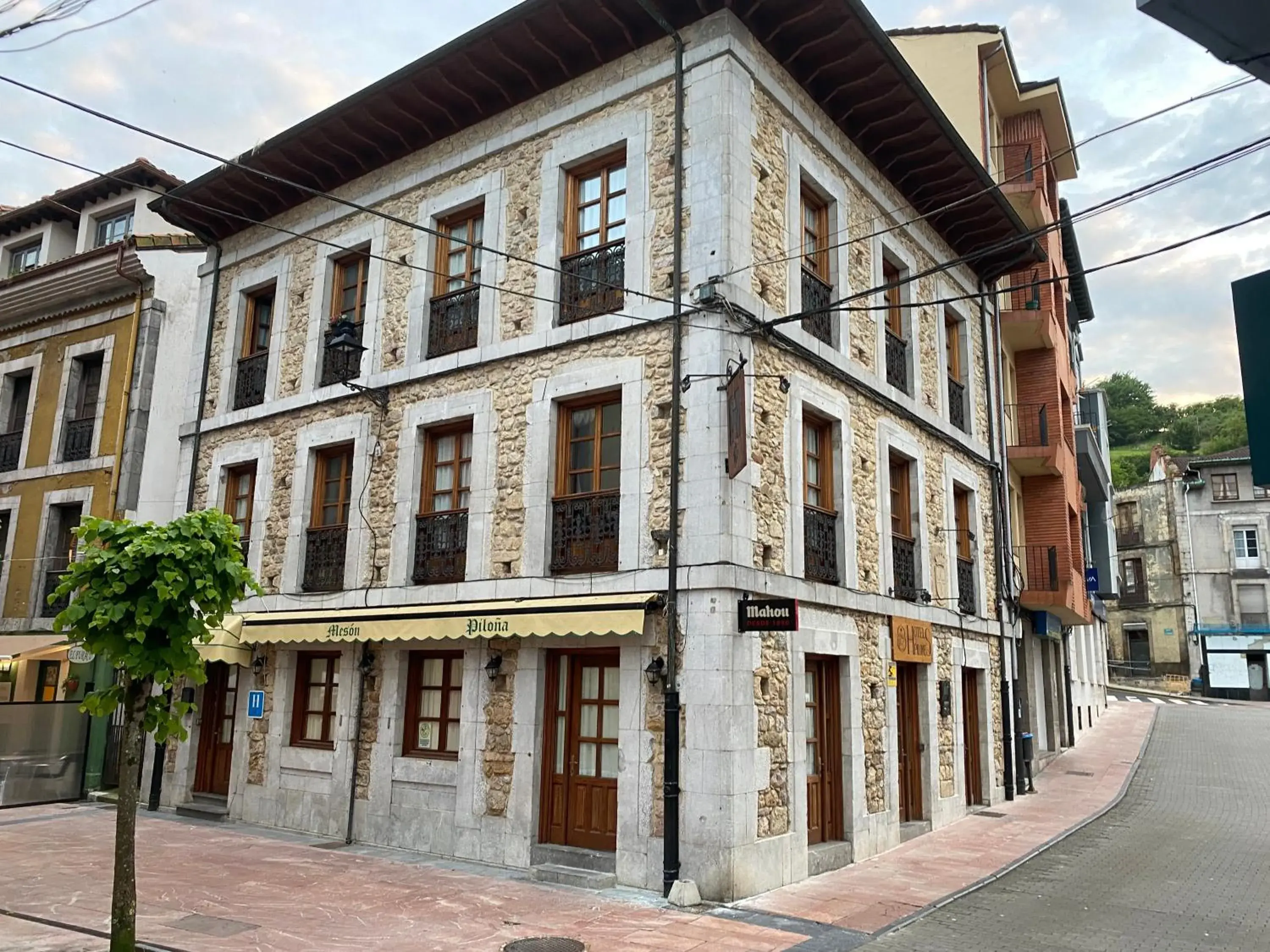 Hotel Piloñés Hotel Piloñés