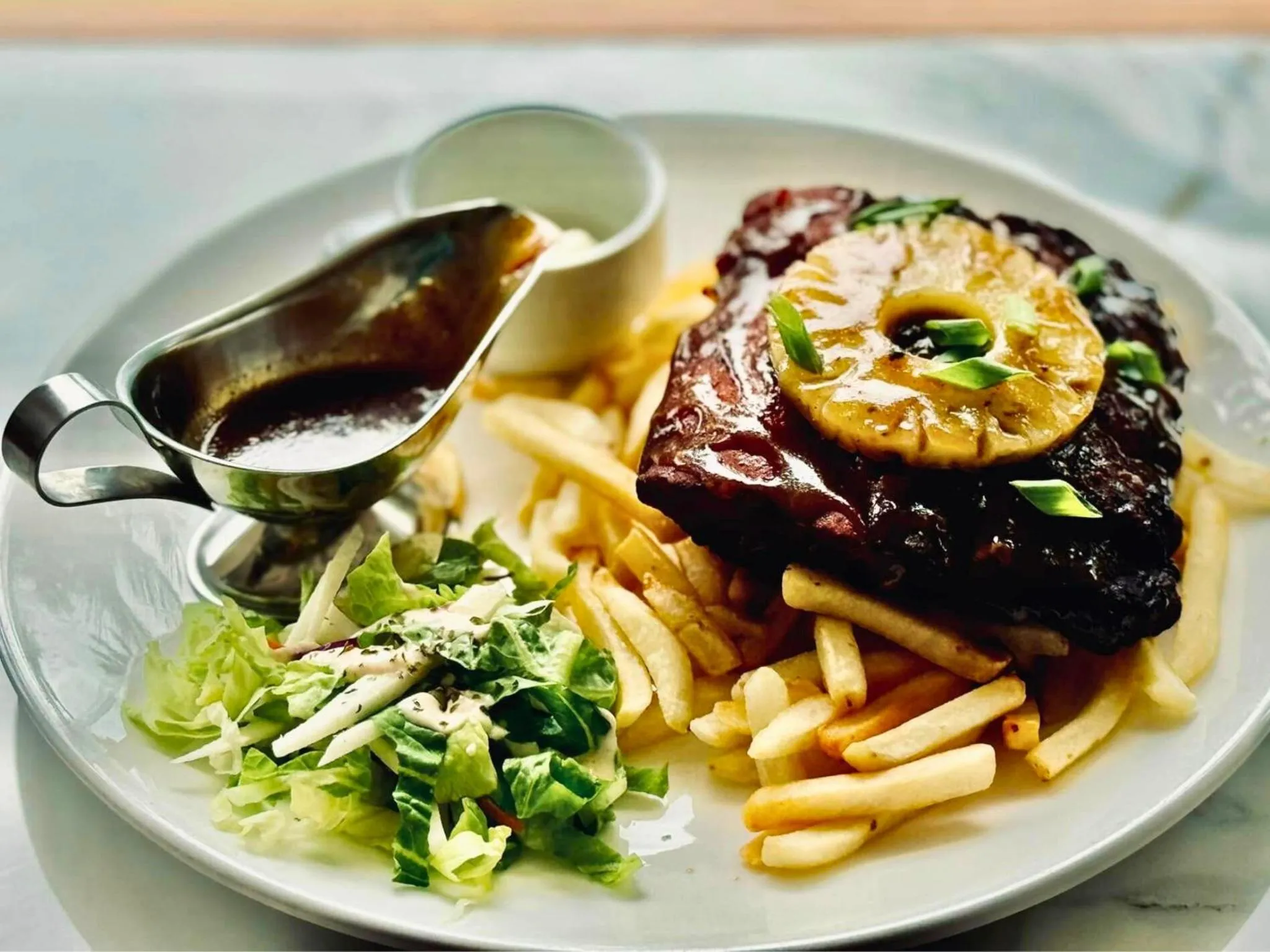 Restaurant/places to eat in Niu Ohana East Bay Apartments