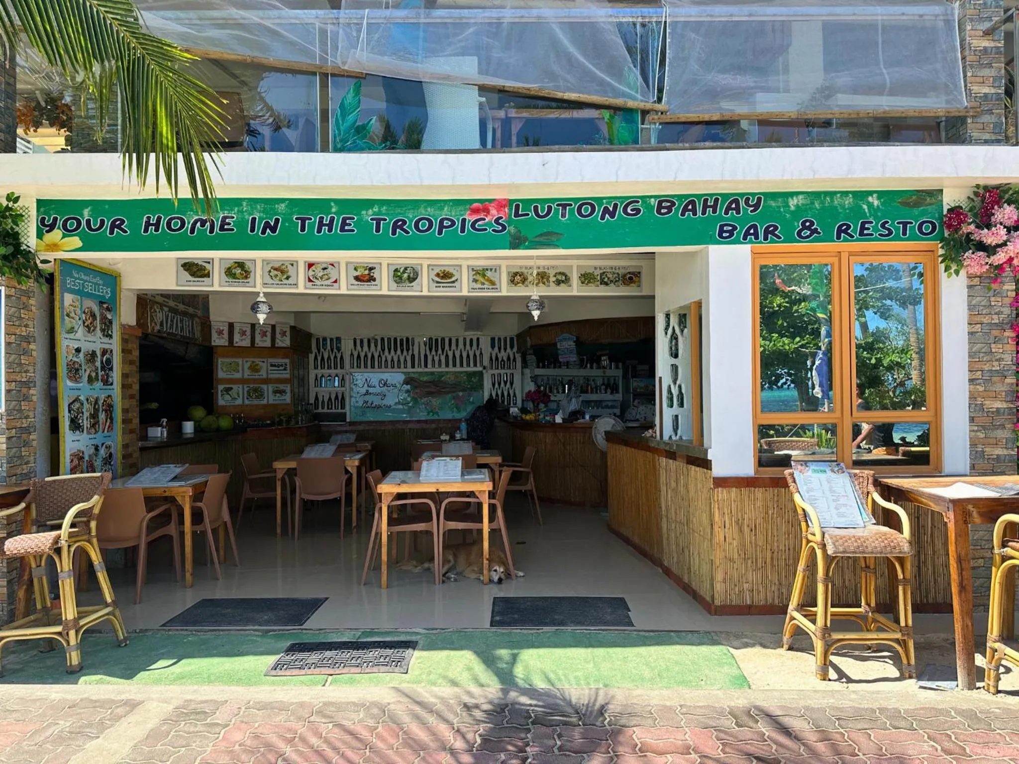 Property building in Niu Ohana East Bay Apartments