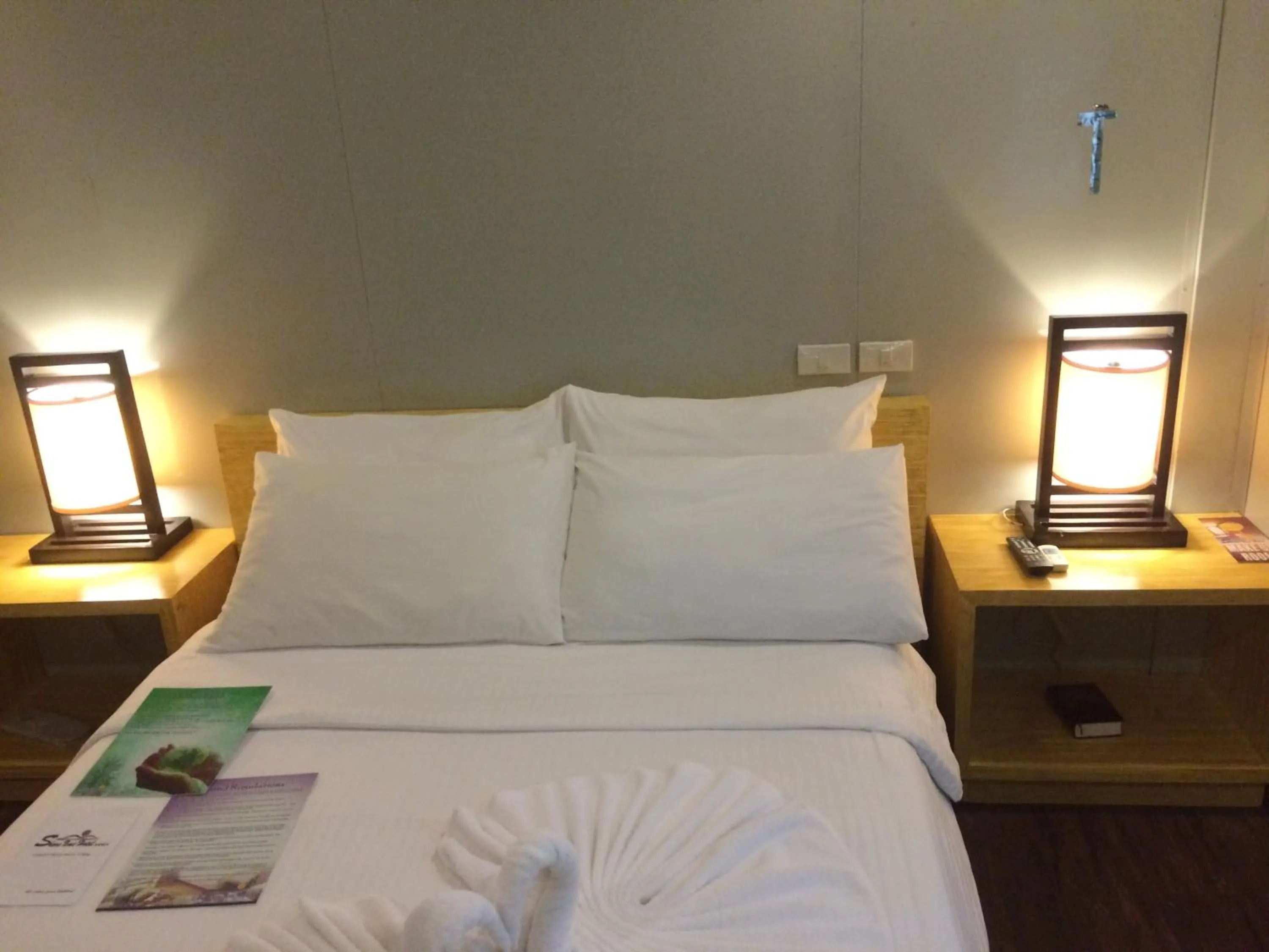 Decorative detail, Bed in Shore Time Hotel - Annex