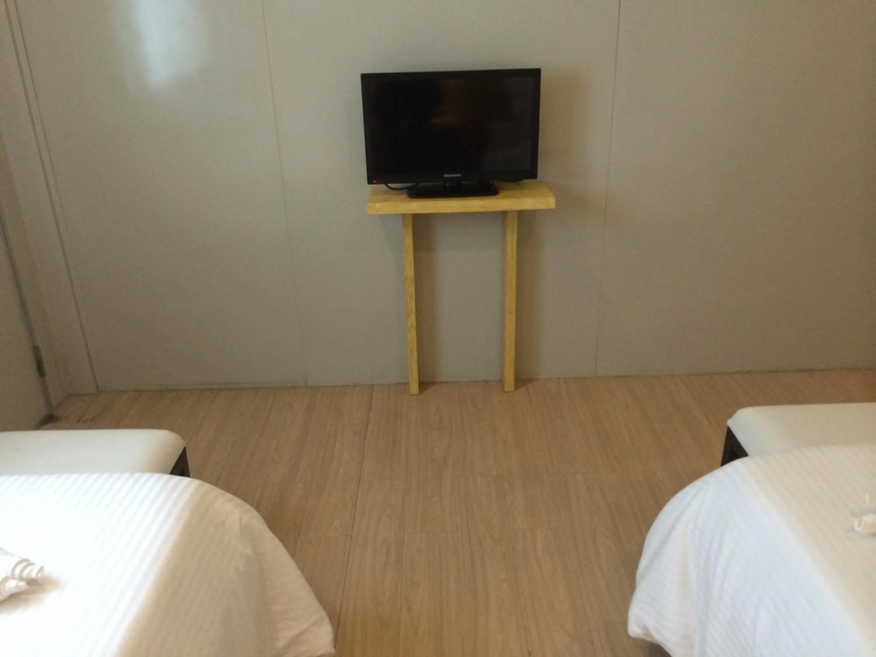 TV and multimedia, Bed in Shore Time Hotel - Annex